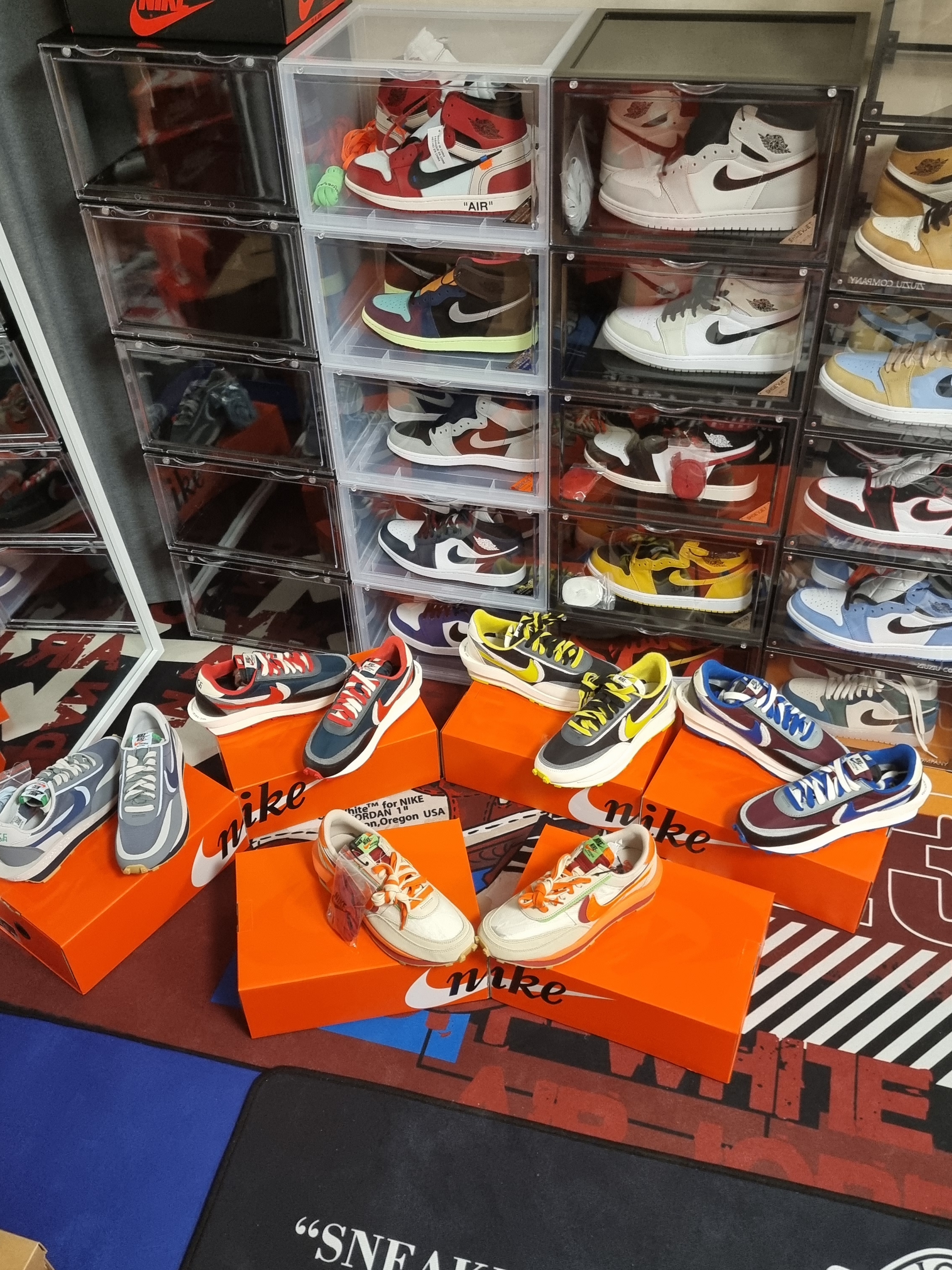 Nike x Sacai x Undercover LDWaffle Black Bright Citron, Nike x Sacai x Undercover LDWaffle Midnight Spruce University Red 착용 스타일 - 1