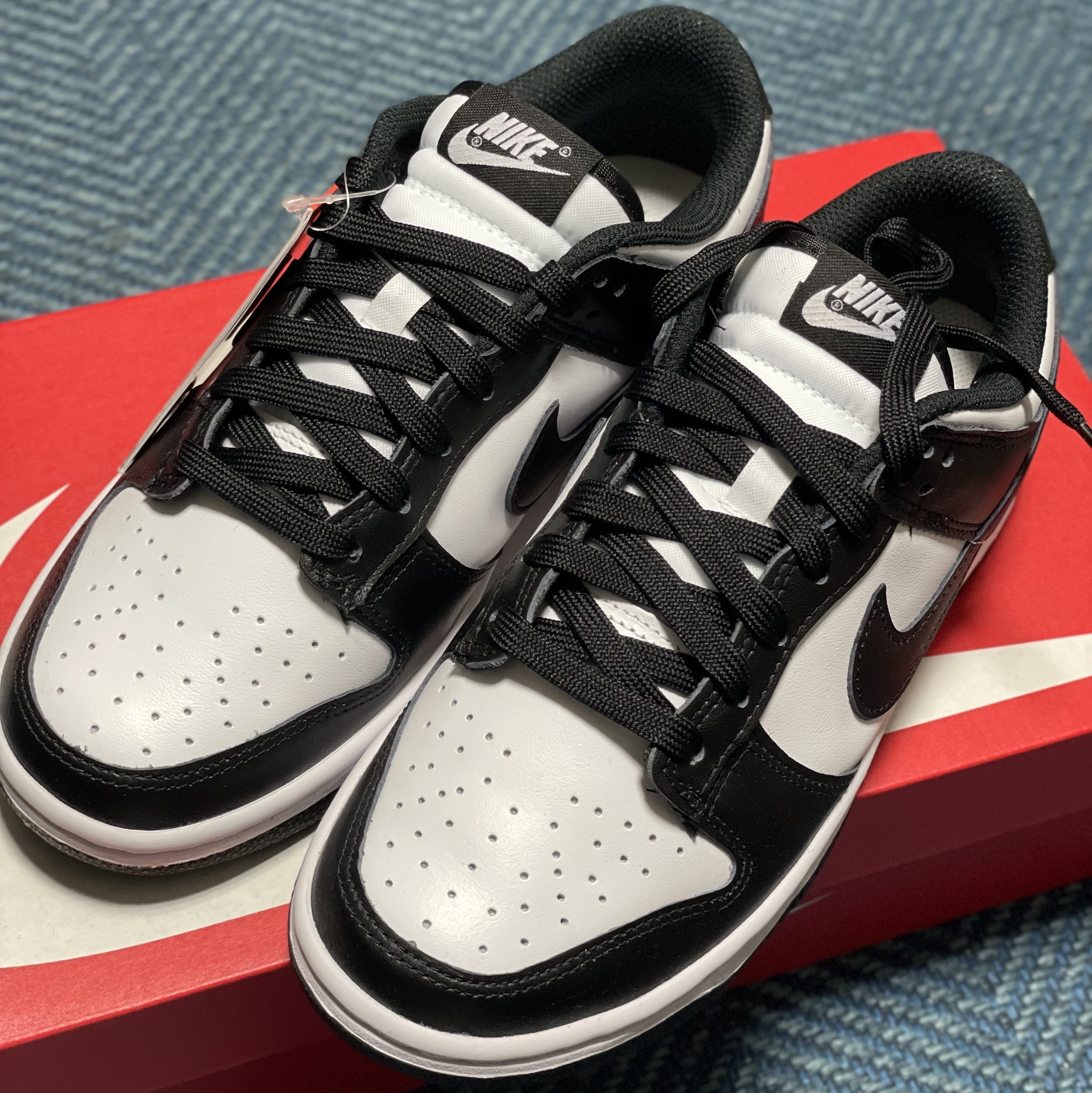 (W) Nike Dunk Low Black 착용 스타일 - 2