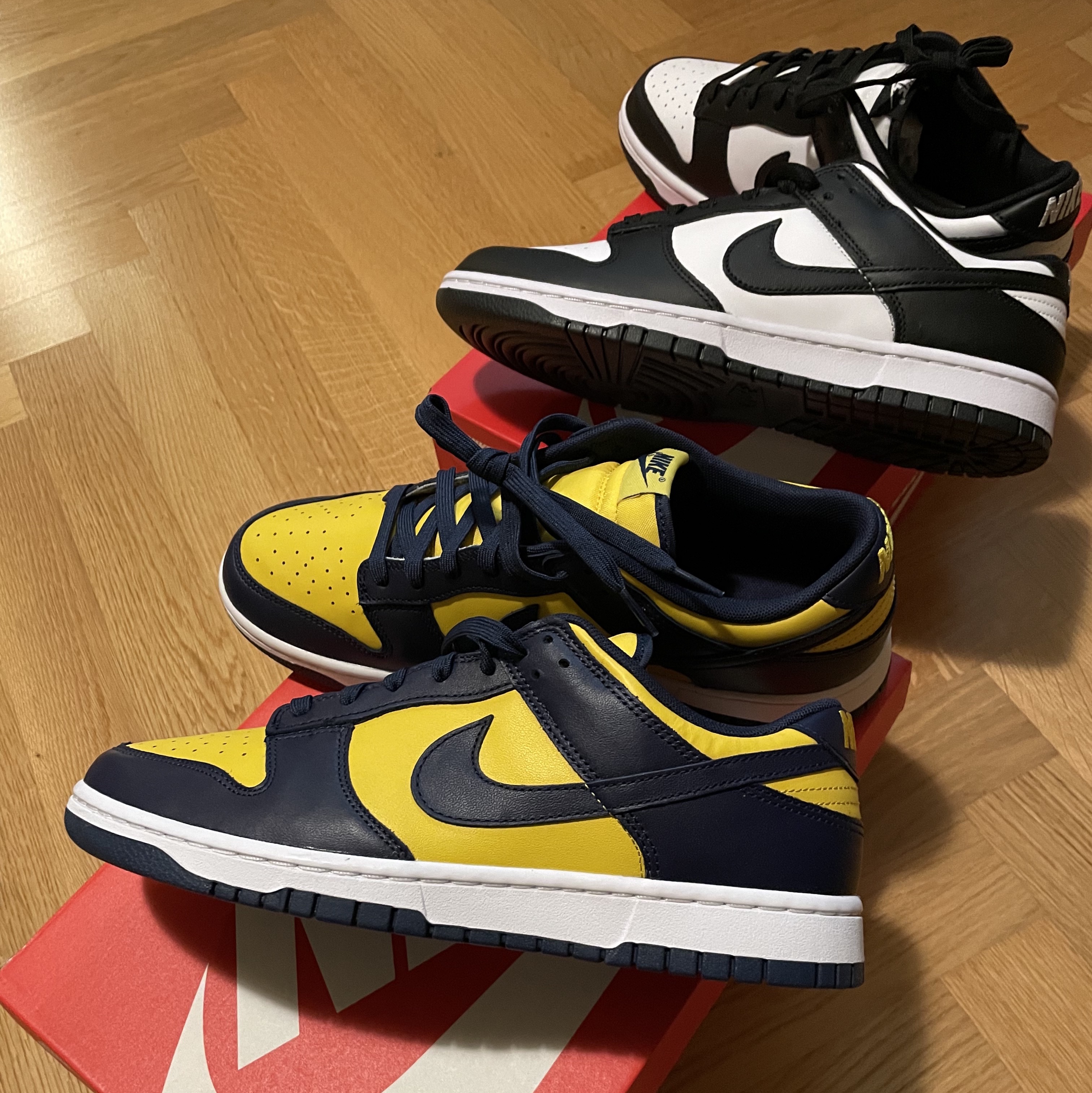 Nike Dunk Low Retro Black, Nike Dunk Low Retro Varsity Maize 착용 스타일