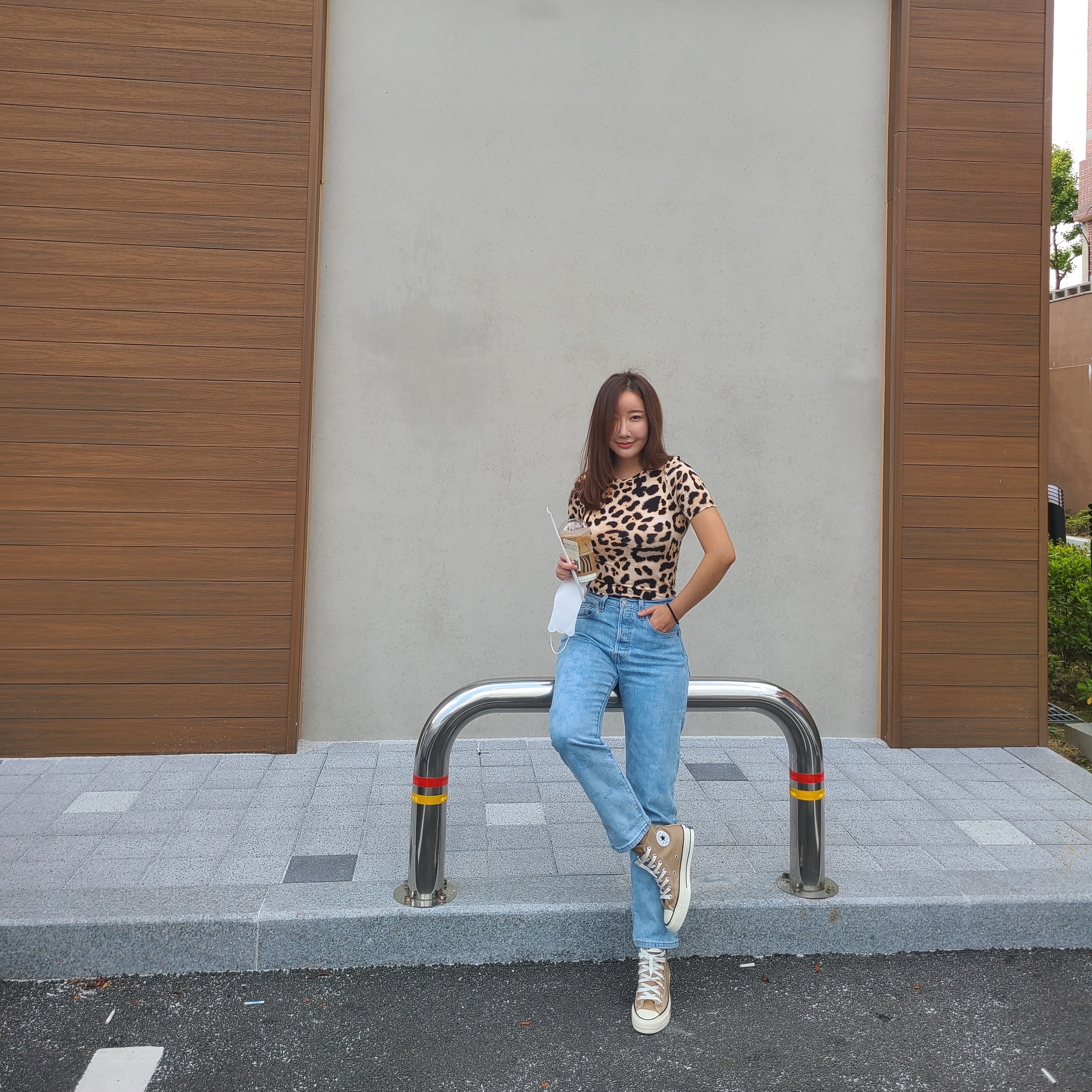 Converse Chuck 70 High Nomad Khaki 착용 스타일 - 2