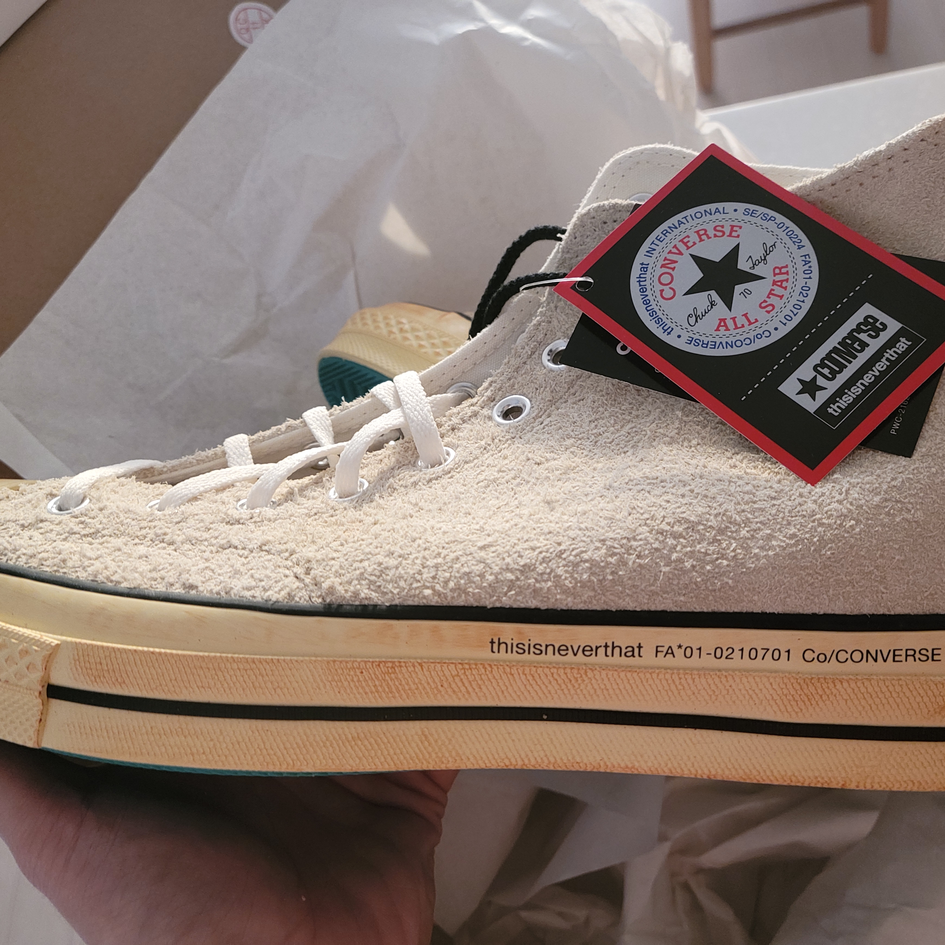 Converse x Thisisneverthat Chuck 70 High Lemon Icing 착용 스타일 - 1