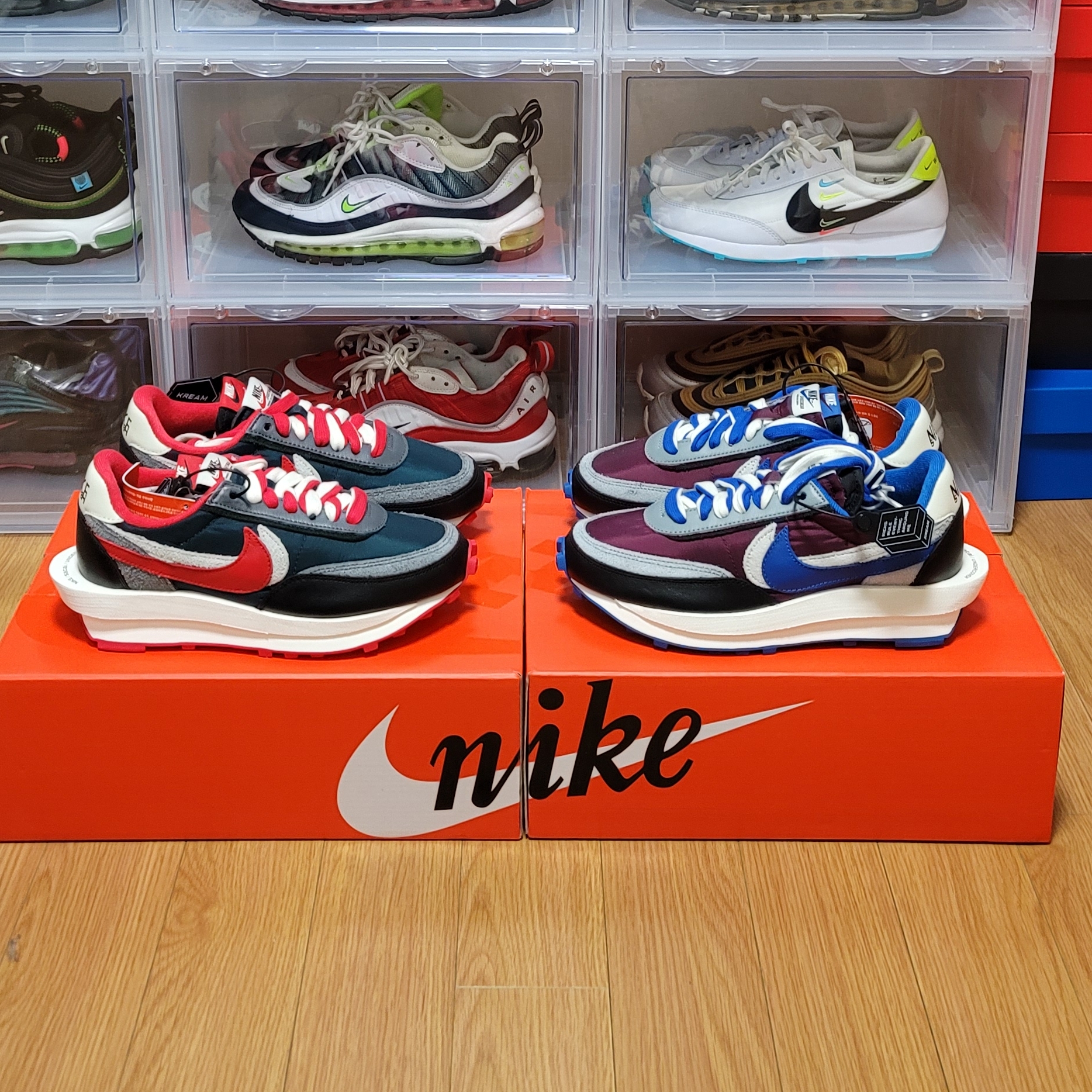 Nike x Sacai x Undercover LDWaffle Night Maroon Team Royal, Nike x Sacai x Undercover LDWaffle Midnight Spruce University Red 착용 스타일 - 1