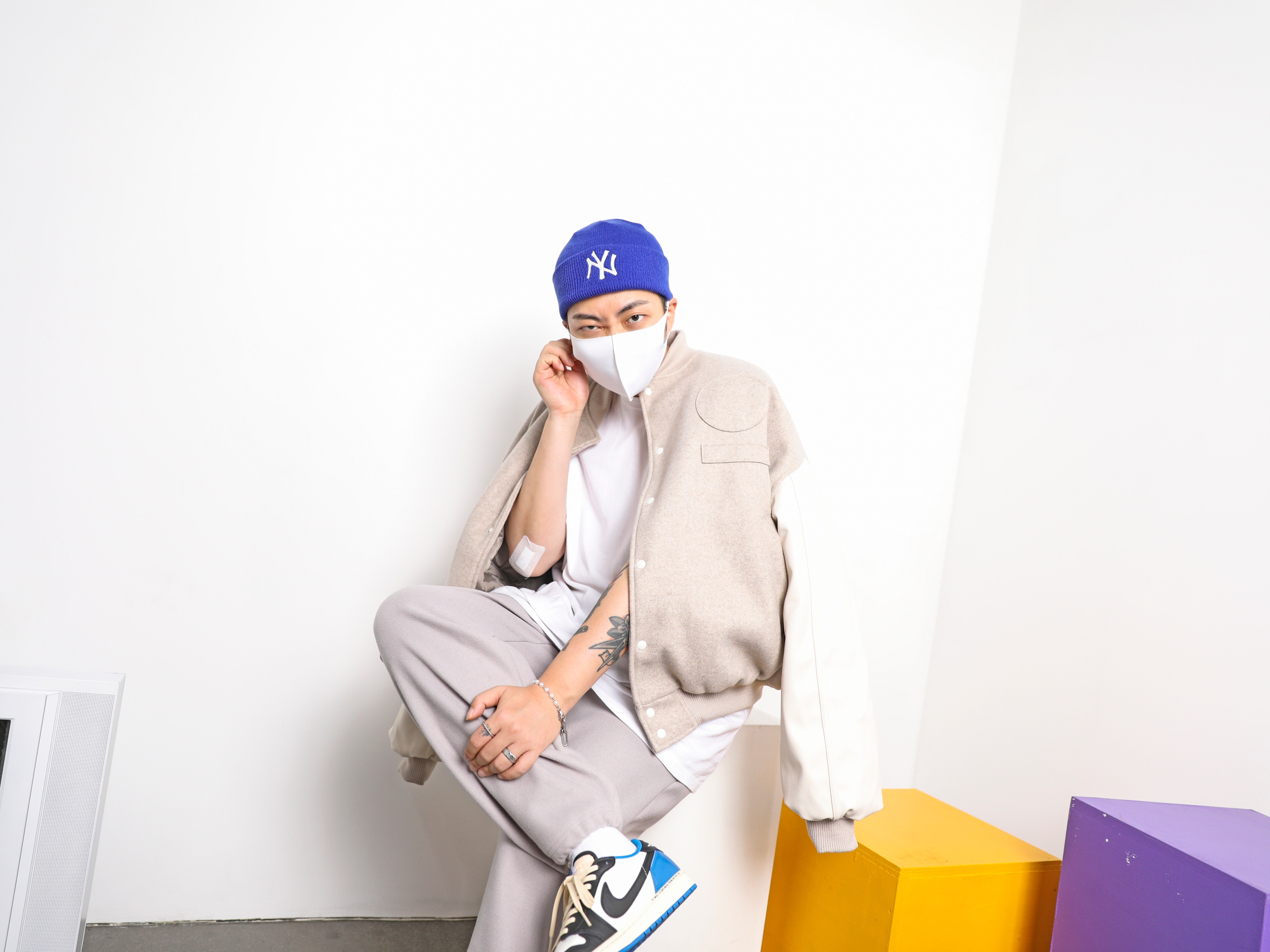 Jordan 1 x Travis Scott x Fragment Retro Low OG SP Military Blue 착용 스타일 - 1