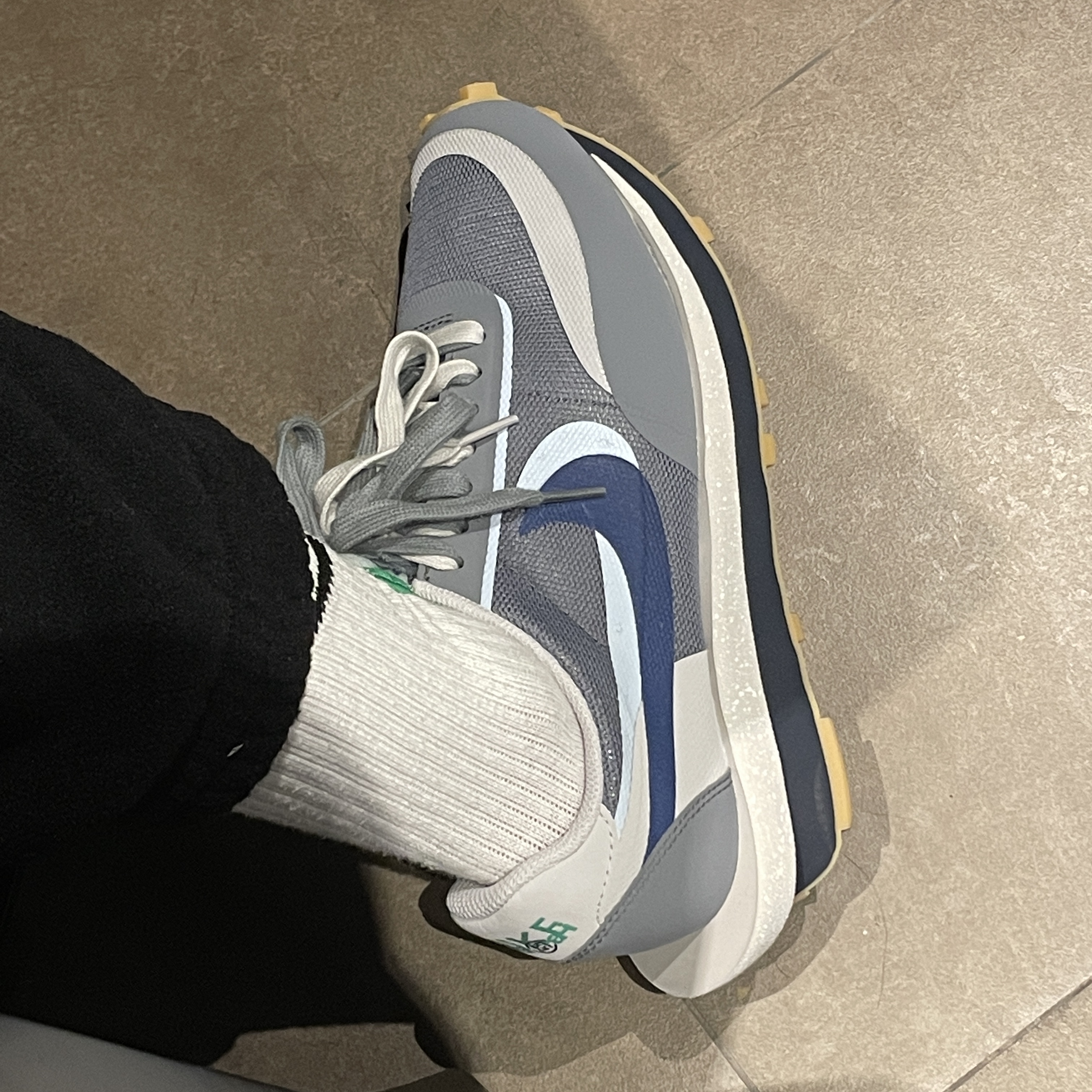 Nike x Sacai x Clot LDWaffle Cool Grey 착용 스타일