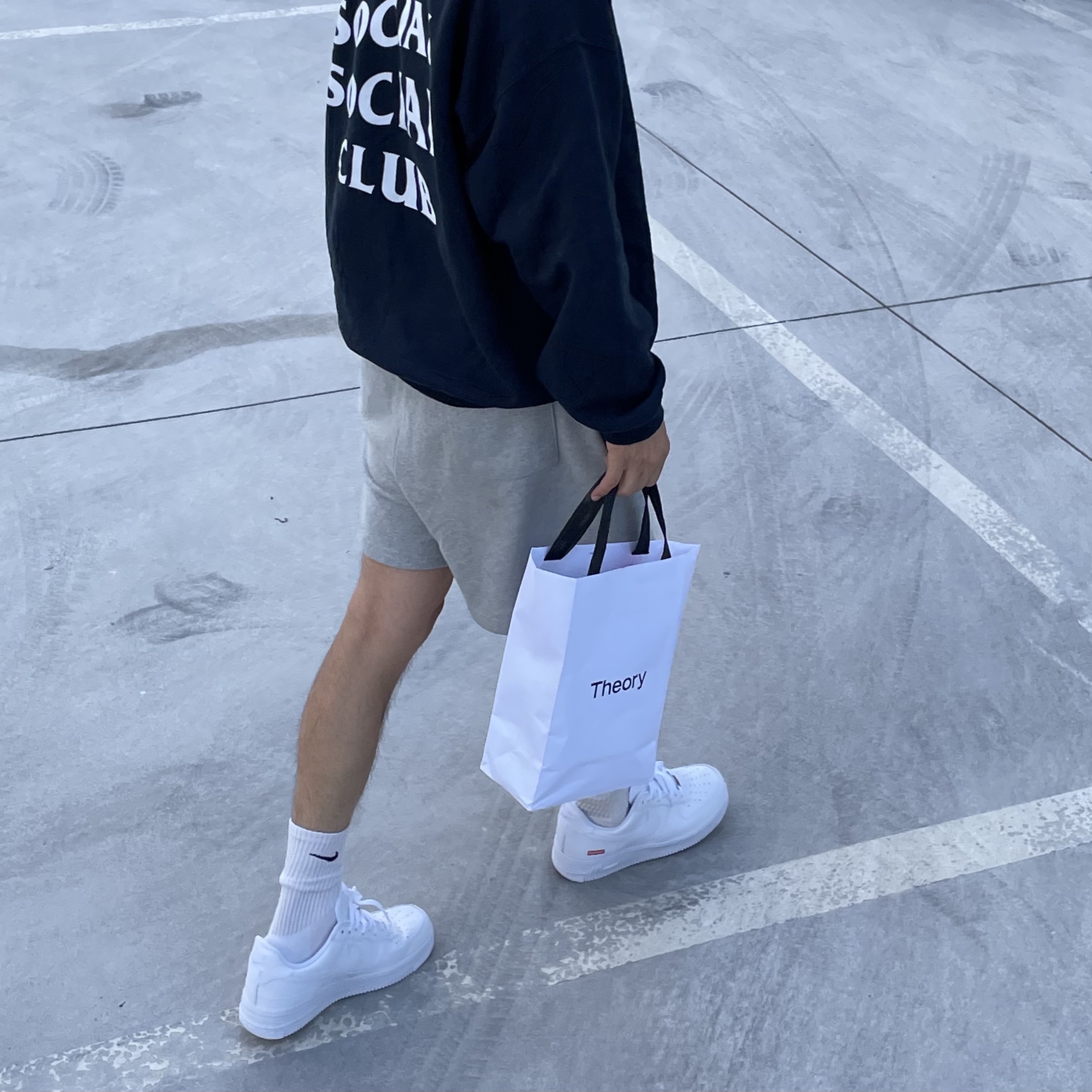 Nike x Supreme Air Force 1 Low White 착용 스타일