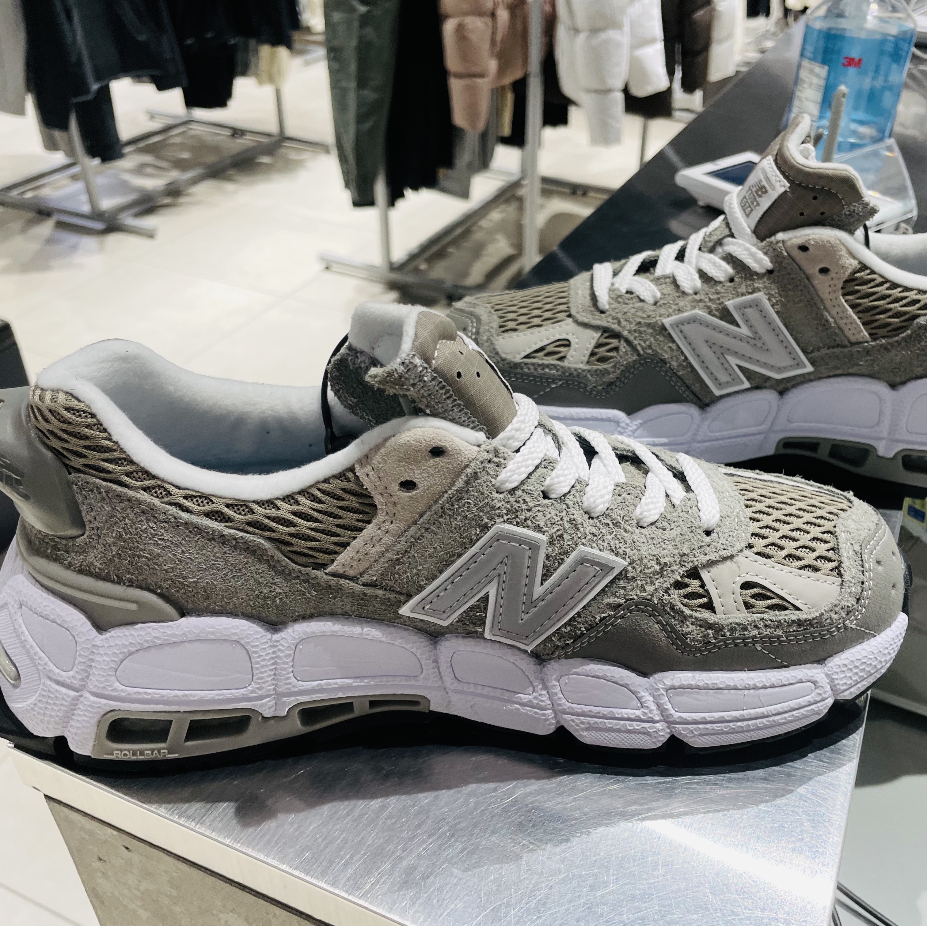 New Balance x Salehe Bembury 574 Yurt Shark Skin 착용 스타일 - 4