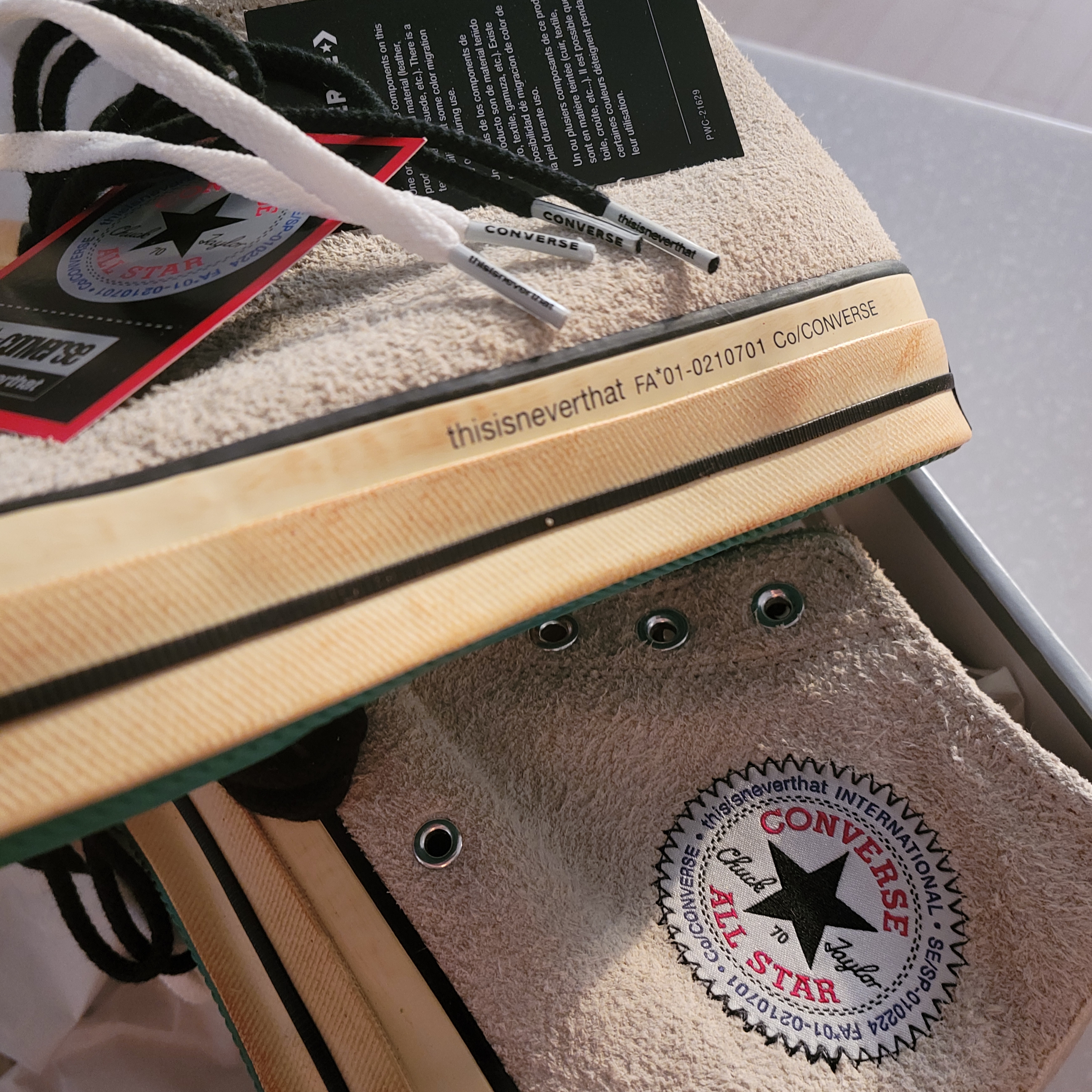 Converse x Thisisneverthat Chuck 70 High Lemon Icing 착용 스타일 - 3