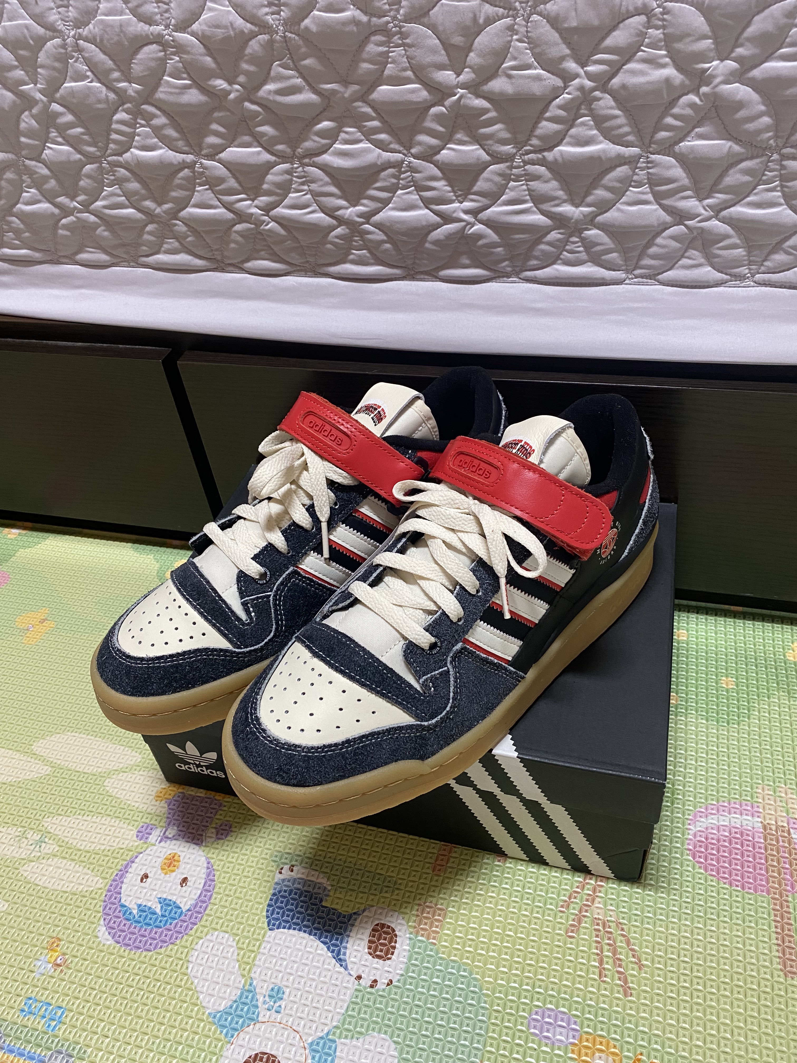 Adidas x Midwest Kids Forum 84 Low Black 착용 스타일