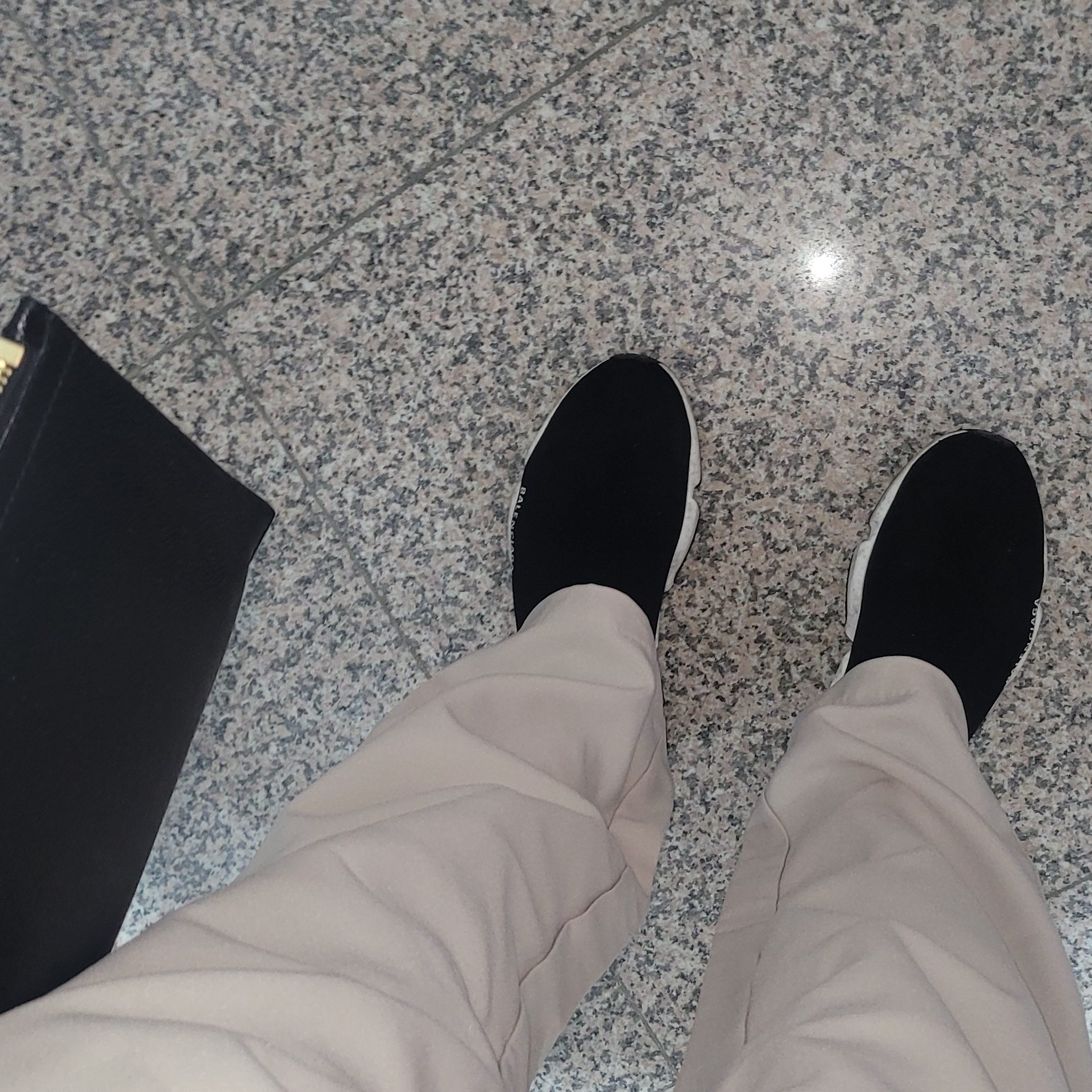 Balenciaga Speed Trainer Black White 2021/2022 착용 스타일