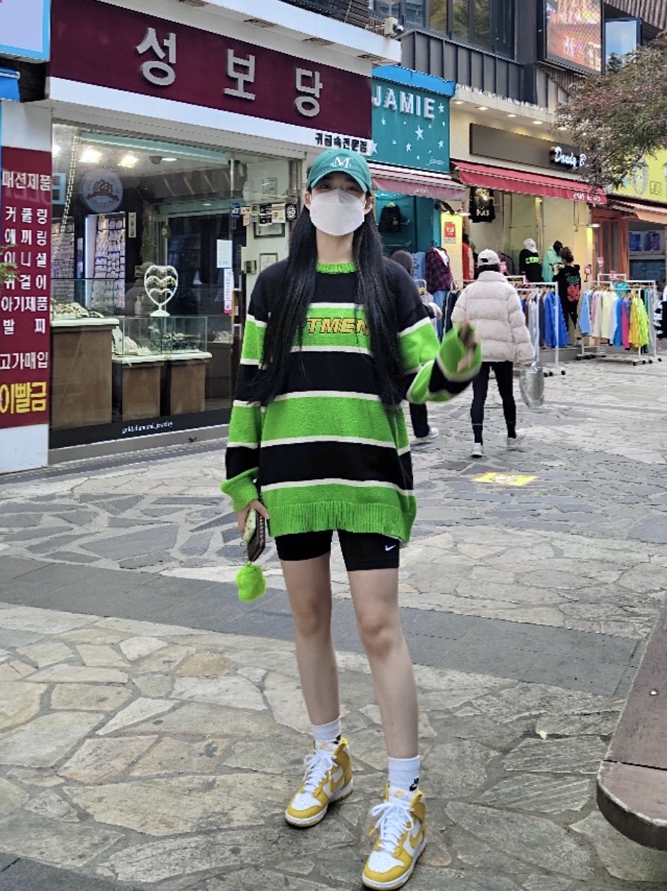 (W) Nike Dunk High Dark Sulfur 착용 스타일 - 1
