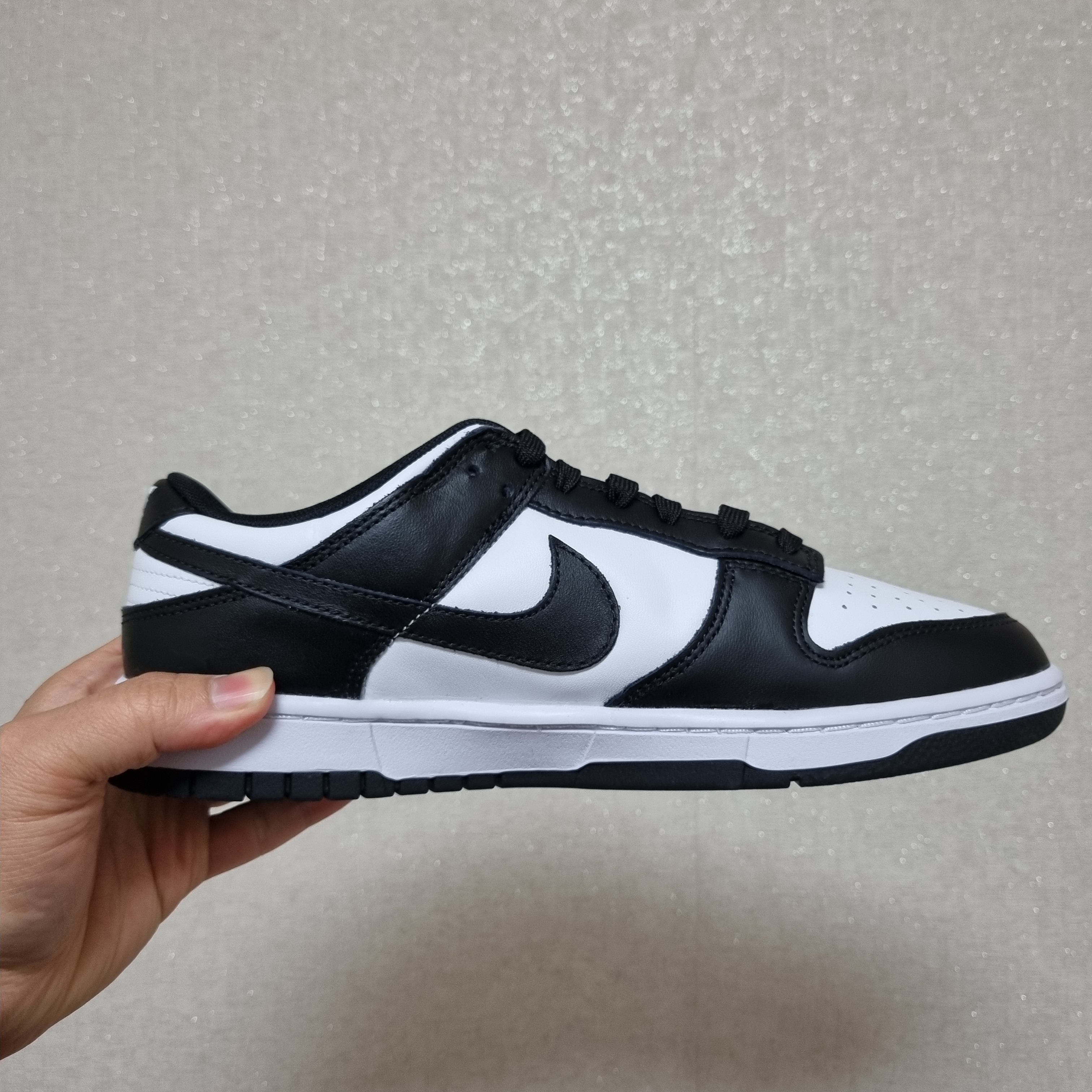 Nike Dunk Low Retro Black 착용 스타일