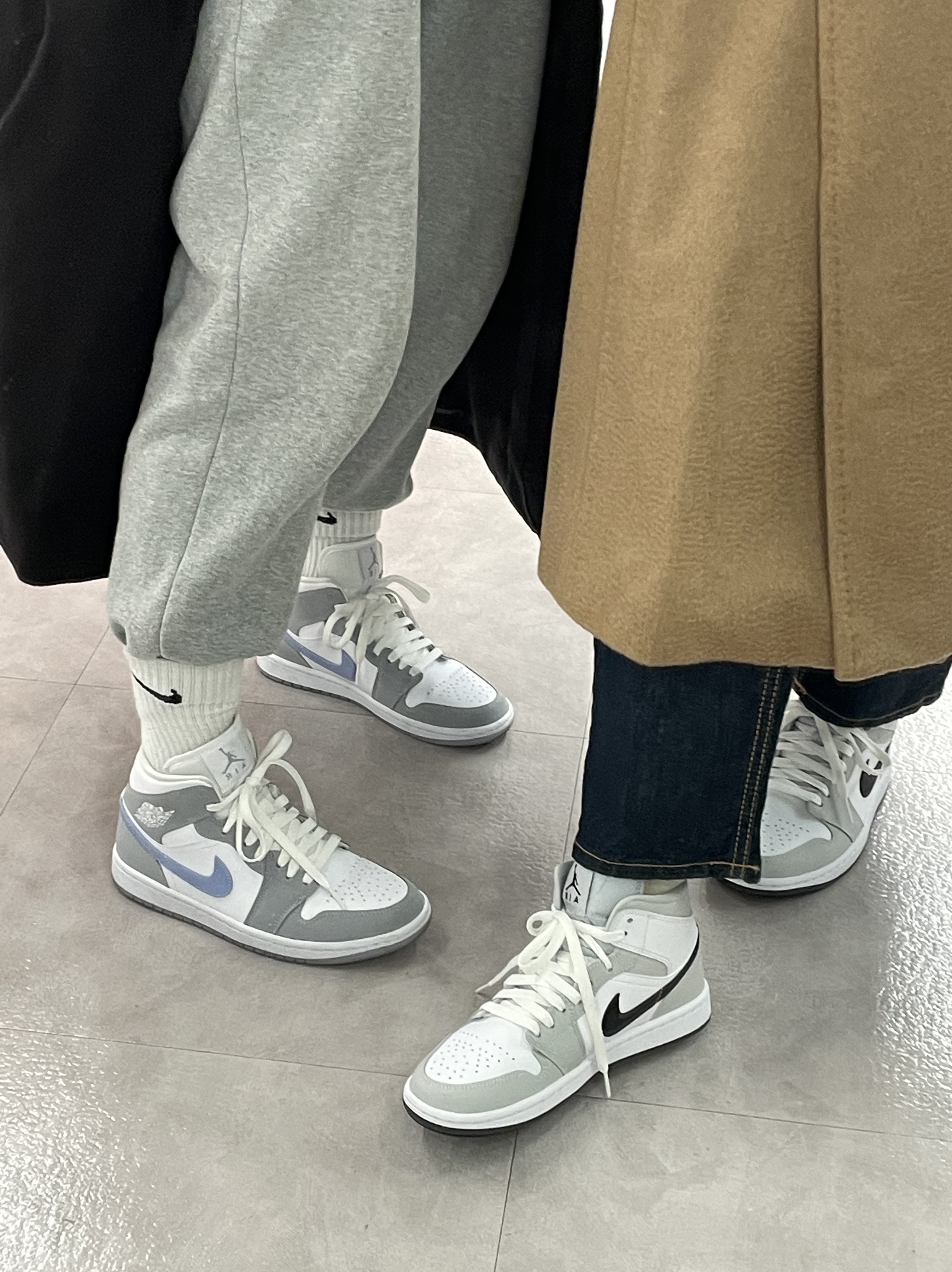 (W) Jordan 1 Mid Grey Fog, (W) Jordan 1 Mid Wolf Grey 착용 스타일