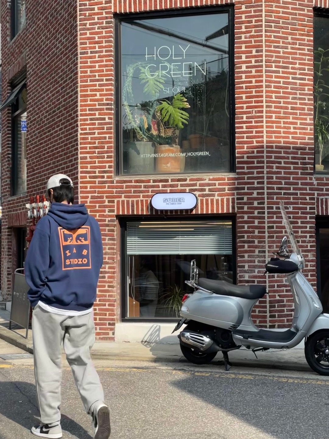IAB Studio x Obey Eyes Icon Hoodie Oceana, Jordan 1 Retro High OG Shadow 2.0 착용 스타일 - 1