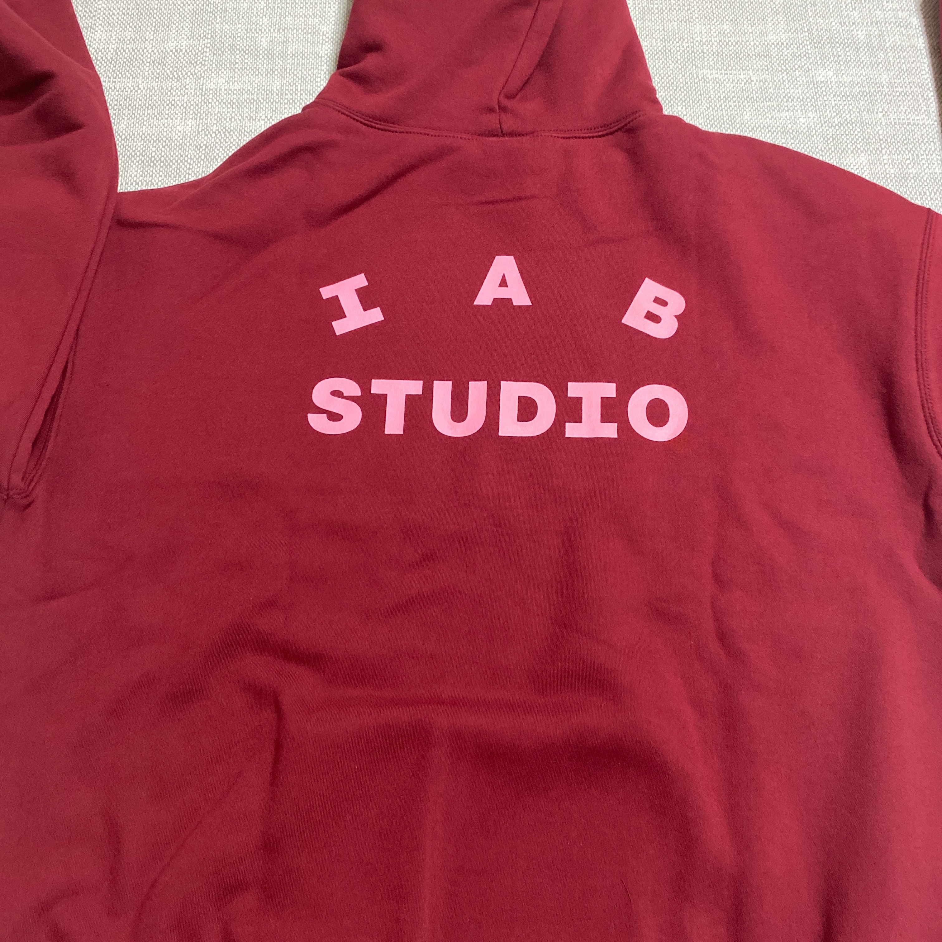 IAB Studio Hoodie Raspberry 착용 스타일 - 4