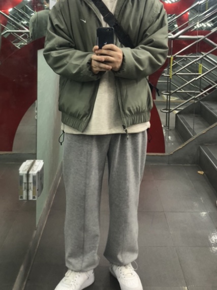 Nike Air Force 1 '07 Low White, Nike NRG Solo Swoosh Satin Bomber Jacket Light Army - Asia 착용 스타일