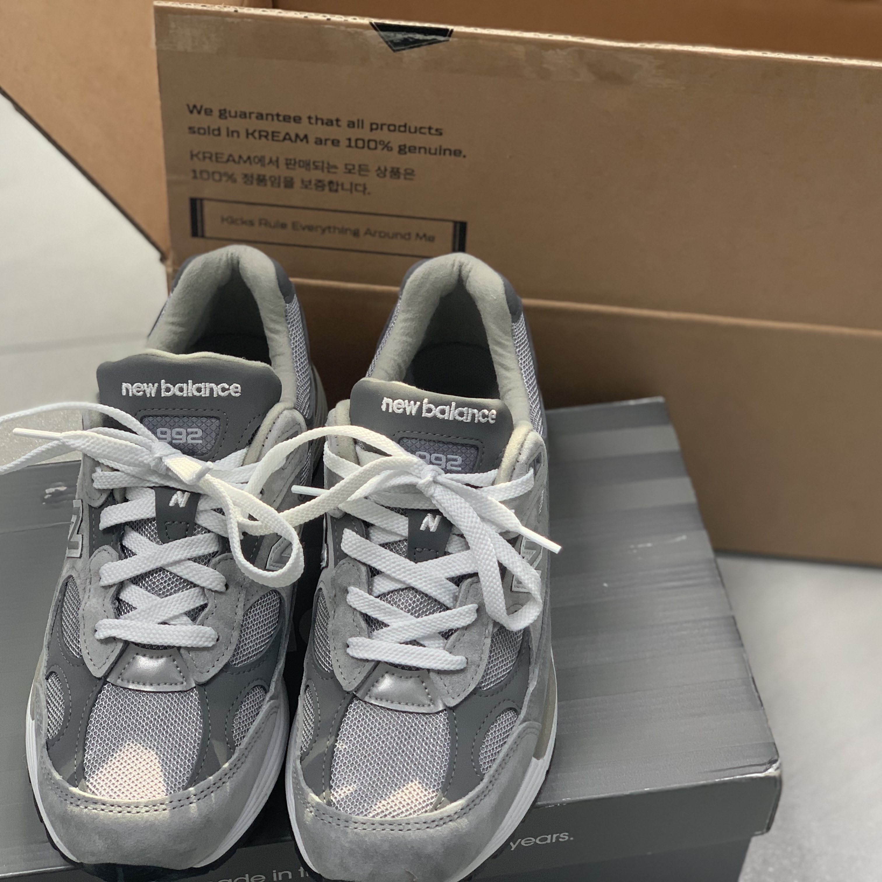 New Balance 992 Made in USA Black Grey, New Balance 992 Made in USA Grey - D Standard 착용 스타일 - 2
