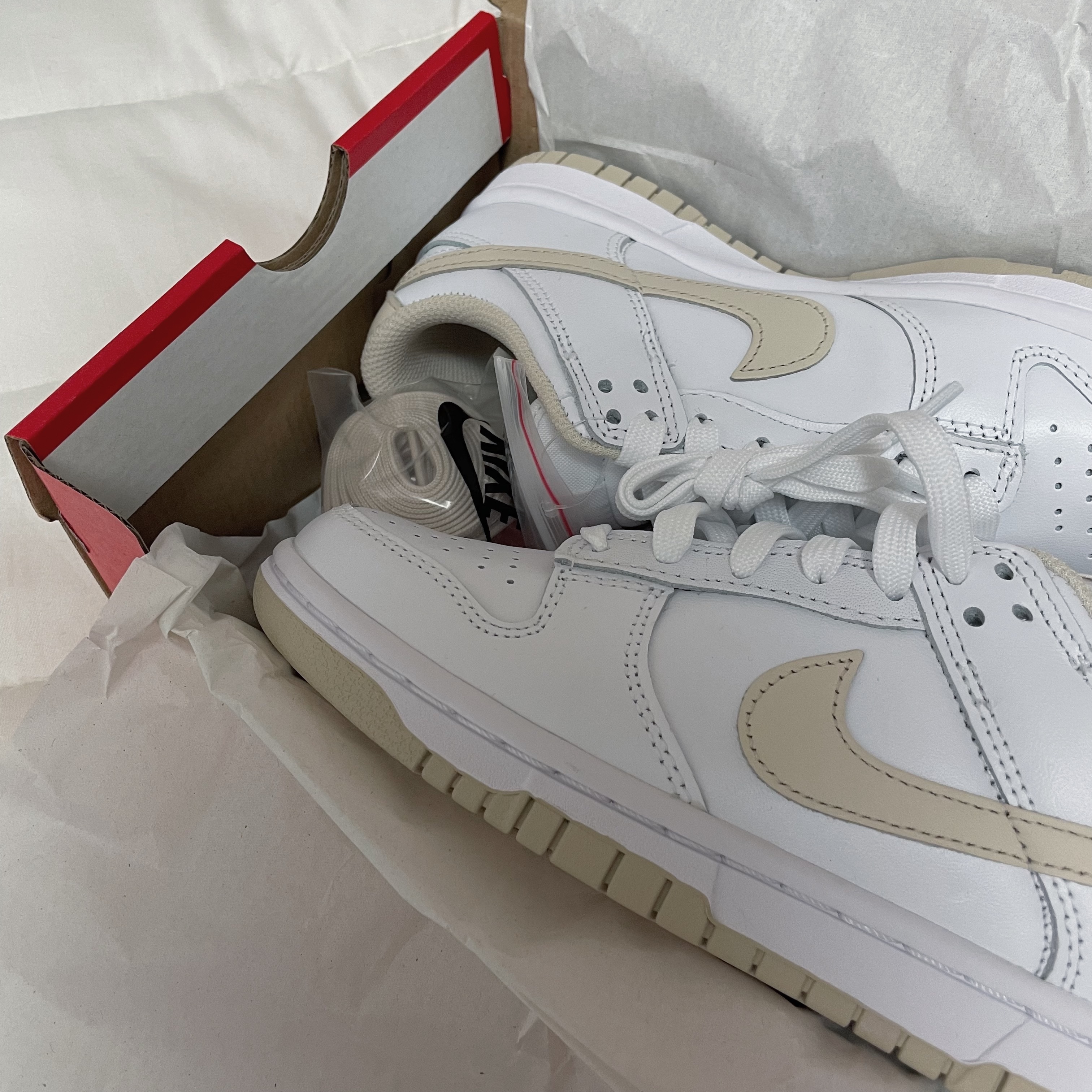 (W) Nike Dunk Low Pearl White 착용 스타일