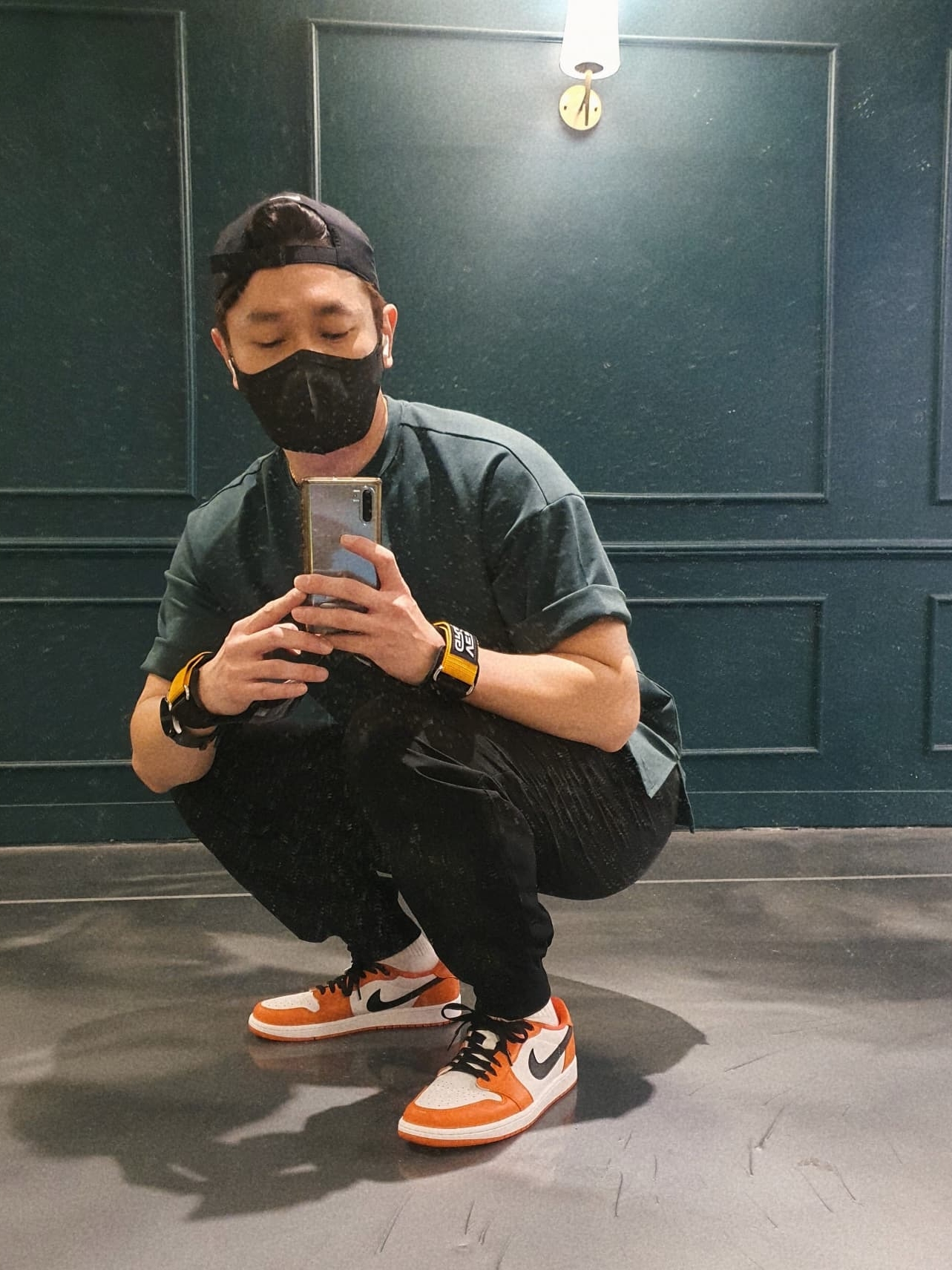 Jordan 1 Low OG Starfish 착용 스타일 - 3