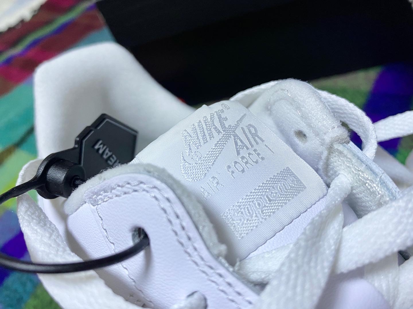 Nike x Supreme Air Force 1 Low White 착용 스타일 - 4