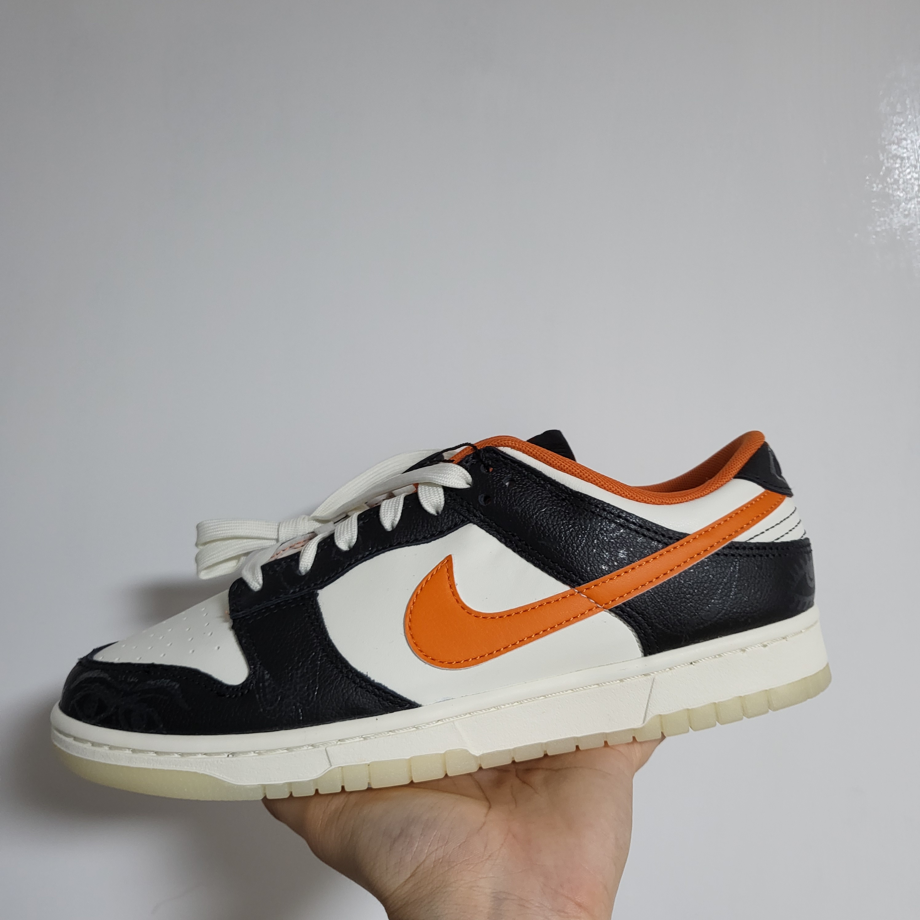 Nike Dunk Low Retro PRM Halloween 착용 스타일