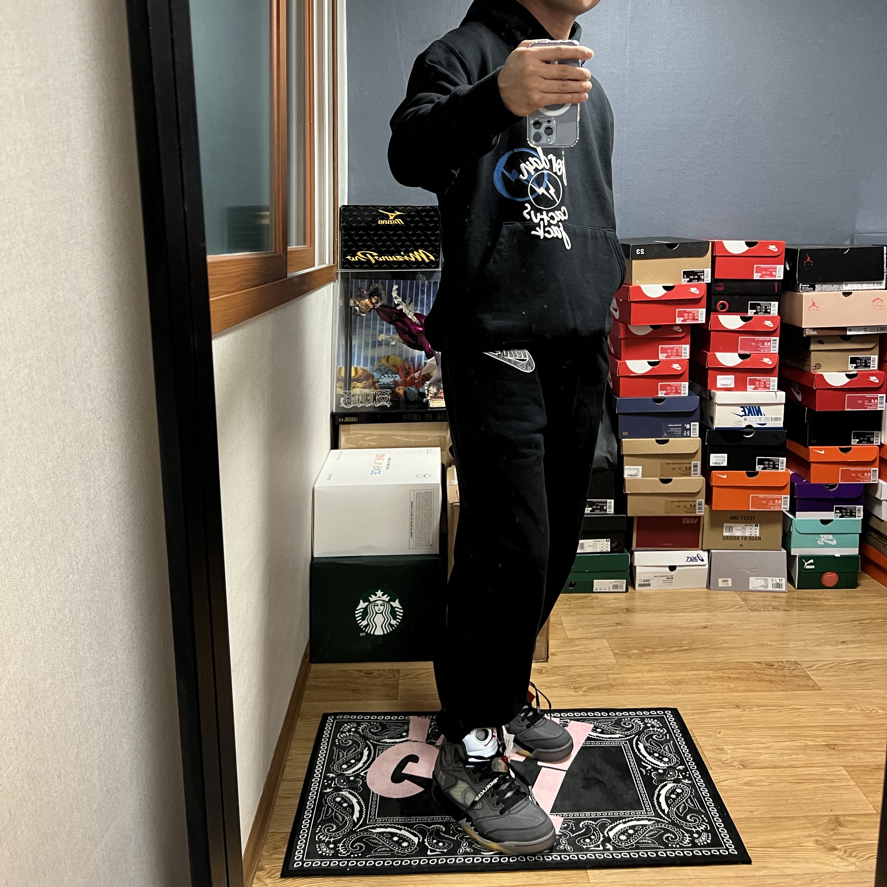 Jordan 5 x Off-White Retro SP Black Muslin, Supreme x Nike Cargo Sweatpants Black - 21SS 착용 스타일