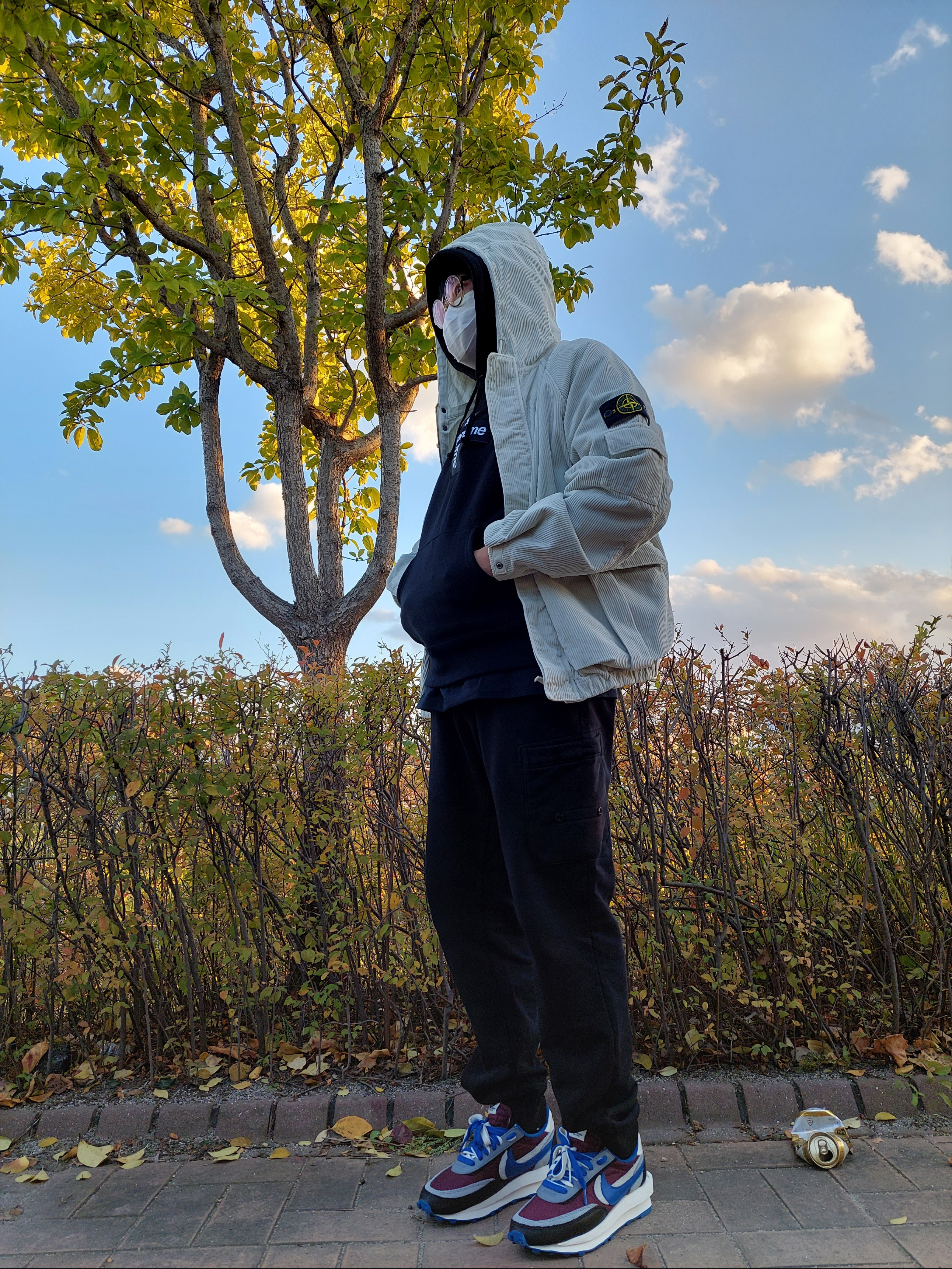 Stone Island 64551 Cotton Fleece Cargo Pants Black - 21SS, Nike x Sacai x Undercover LDWaffle Night Maroon Team Royal 착용 스타일 - 1