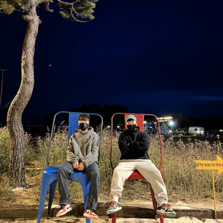 Nike x Off-White Dunk Low Pine Green, Jordan 1 Low OG Starfish 착용 스타일