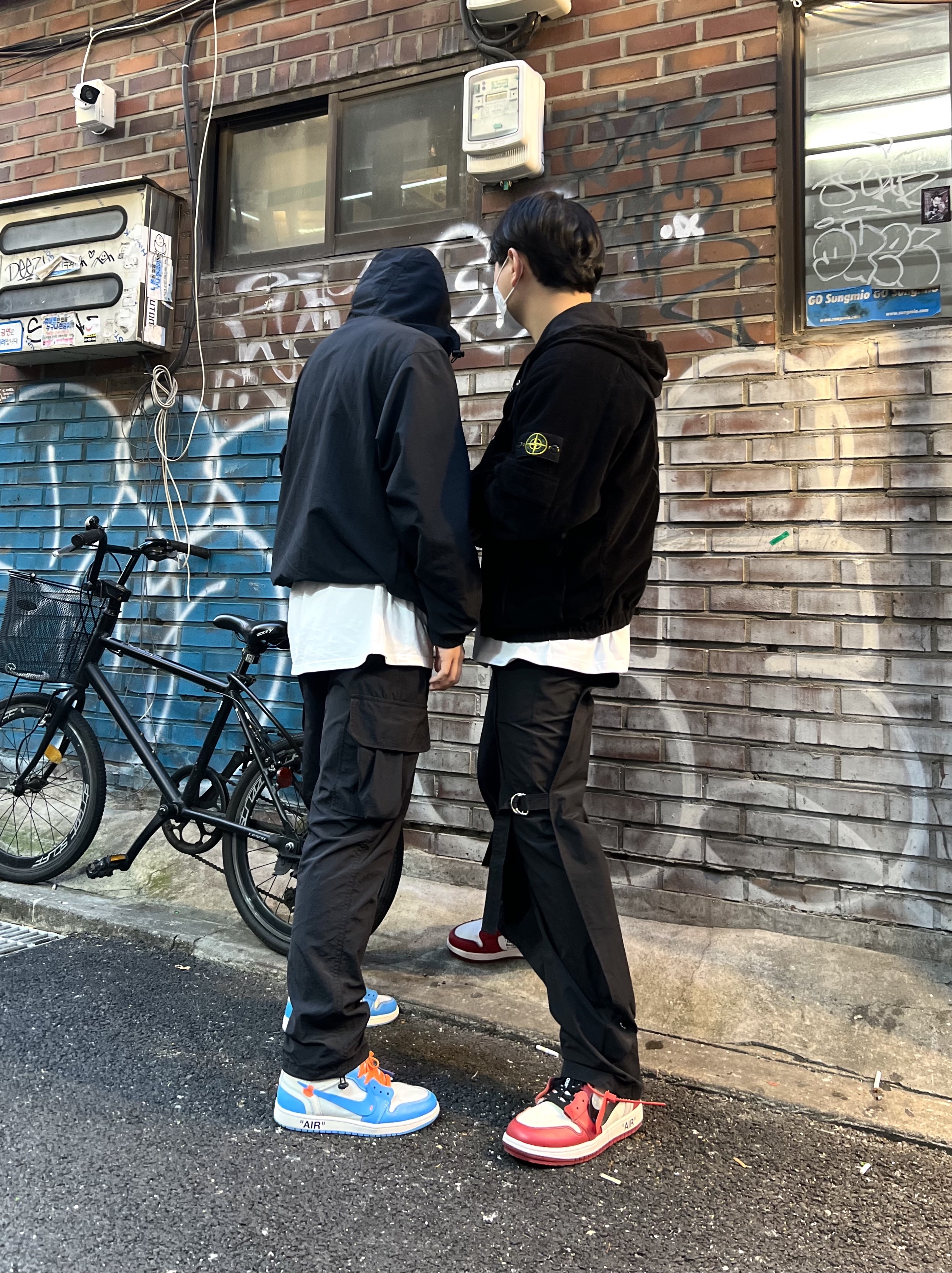 Jordan 1 x Off-White Retro High University Blue, Jordan 1 x Off-White Retro High Chicago The Ten 착용 스타일 - 1