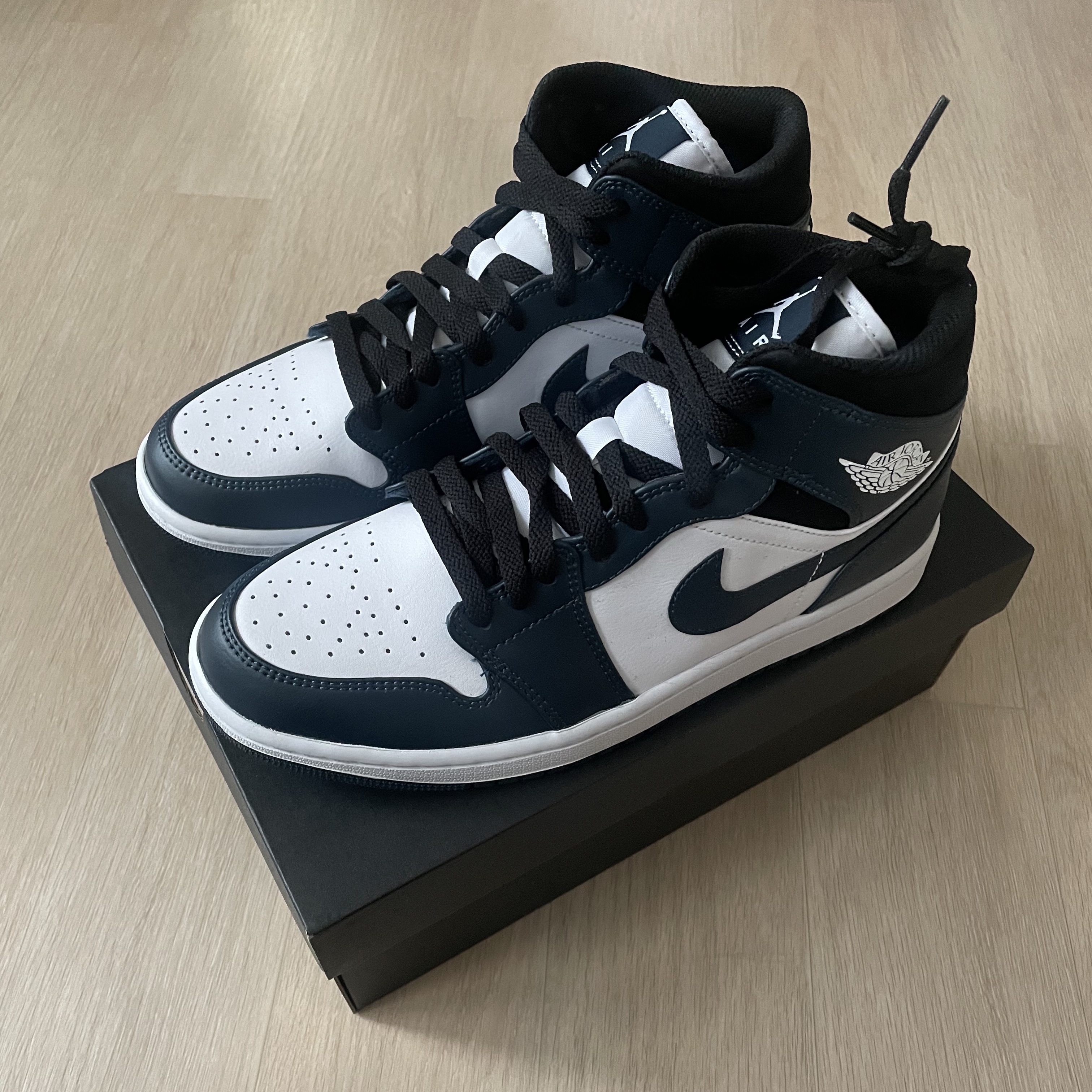 Jordan 1 Mid Dark Teal 착용 스타일 - 2