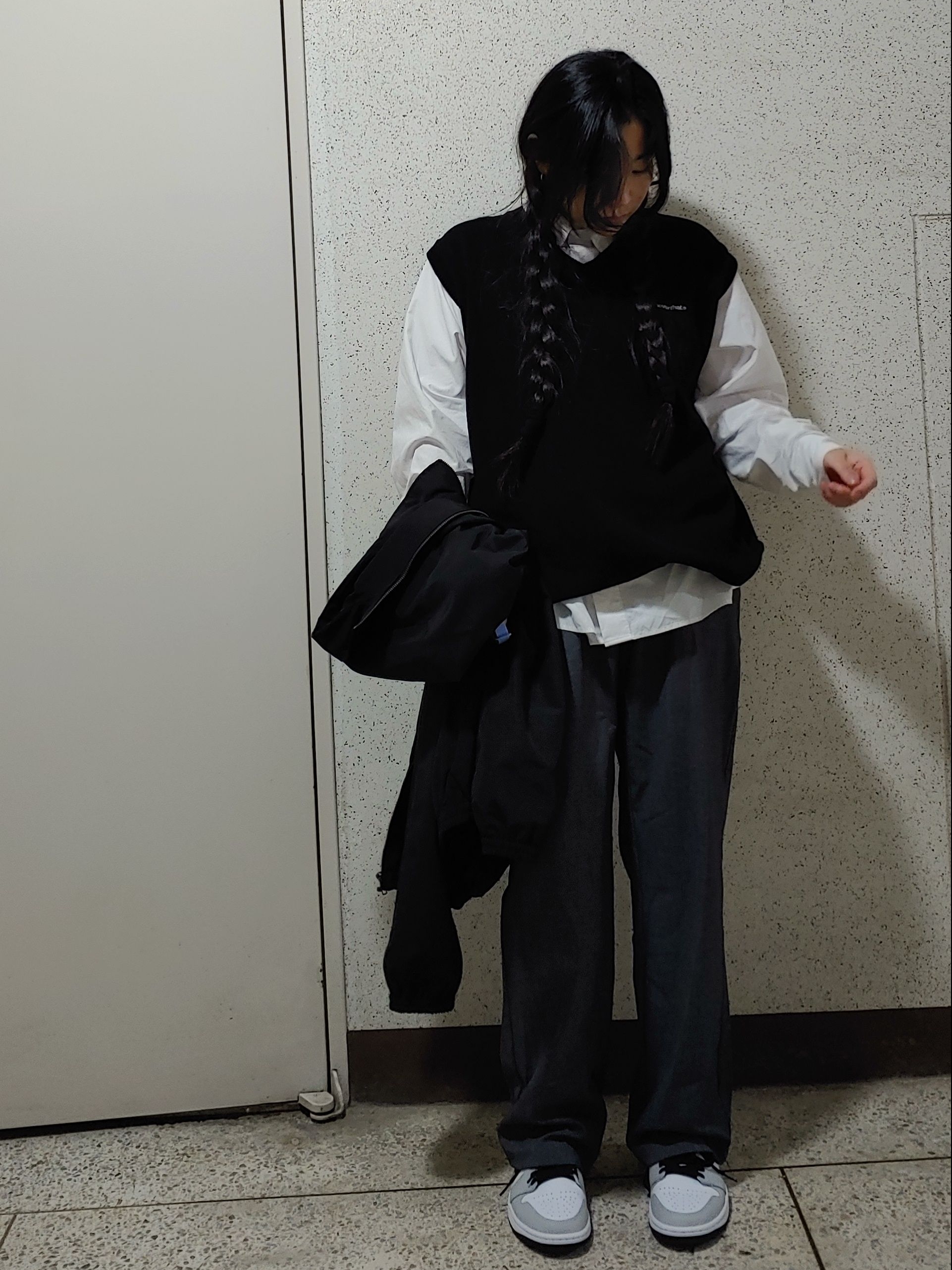 (W) Jordan 1 Mid Grey Fog 착용 스타일 - 4