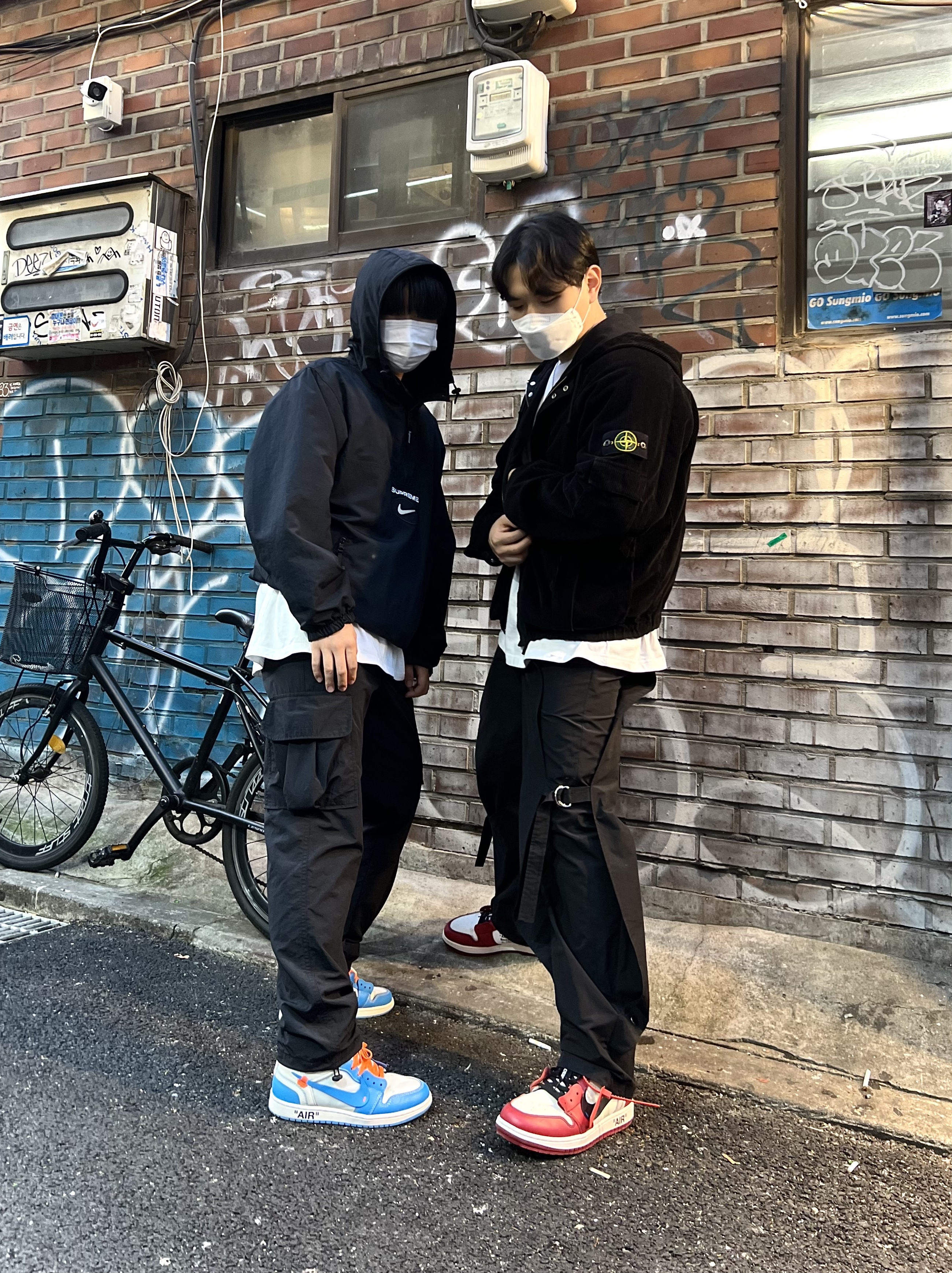Jordan 1 x Off-White Retro High University Blue, Jordan 1 x Off-White Retro High Chicago The Ten 착용 스타일 - 2