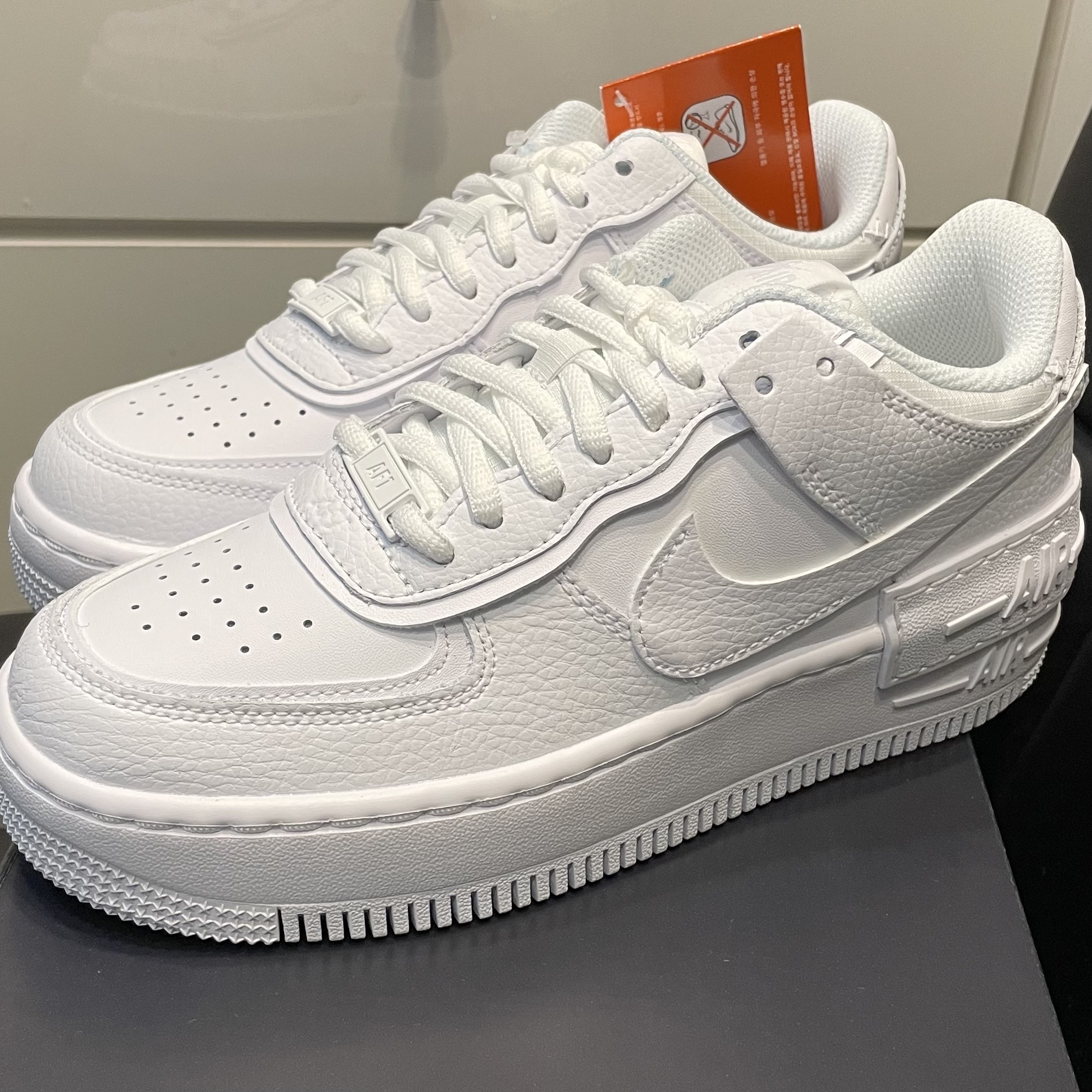 (W) Nike Air Force 1 Shadow Triple White 착용 스타일