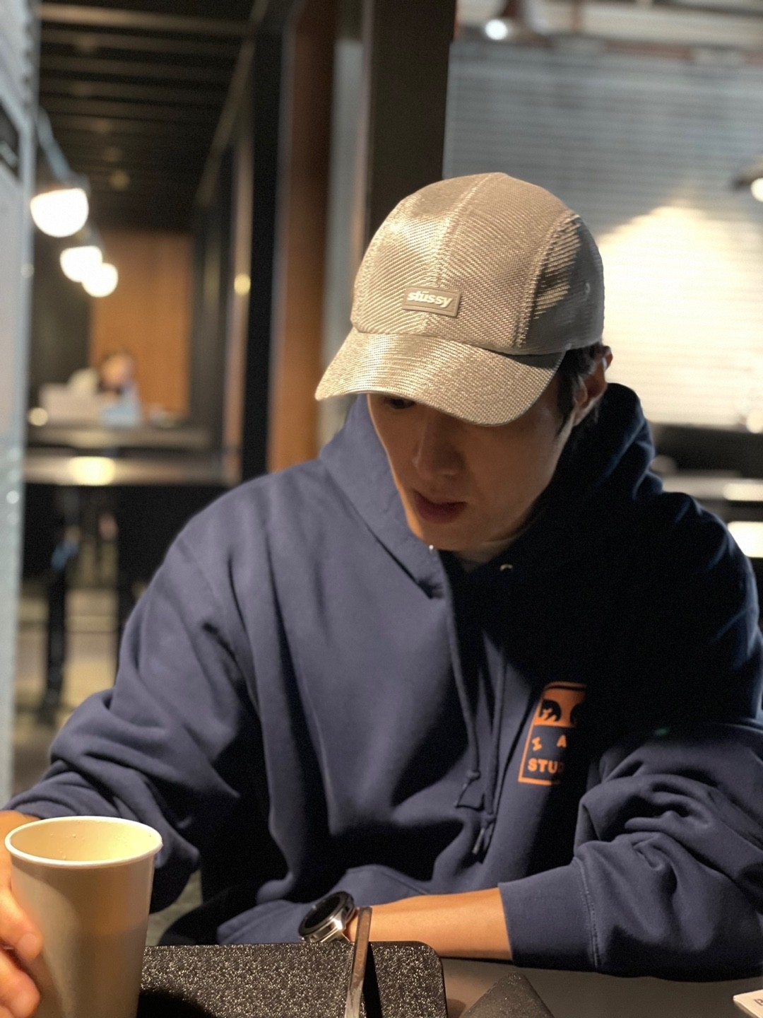 IAB Studio x Obey Eyes Icon Hoodie Oceana, Jordan 1 Retro High OG Shadow 2.0 착용 스타일 - 4