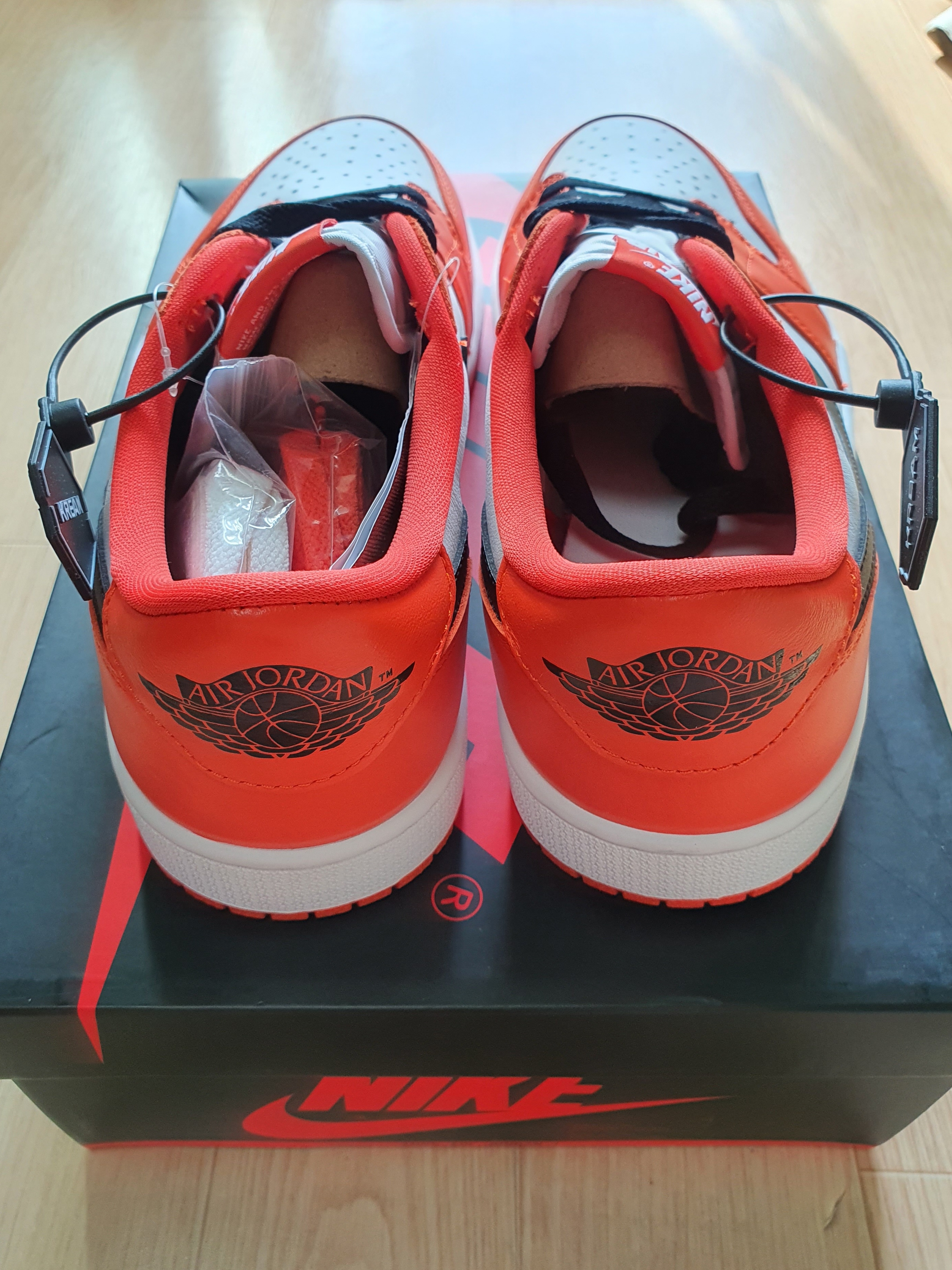 Jordan 1 Low OG Starfish 착용 스타일 - 3