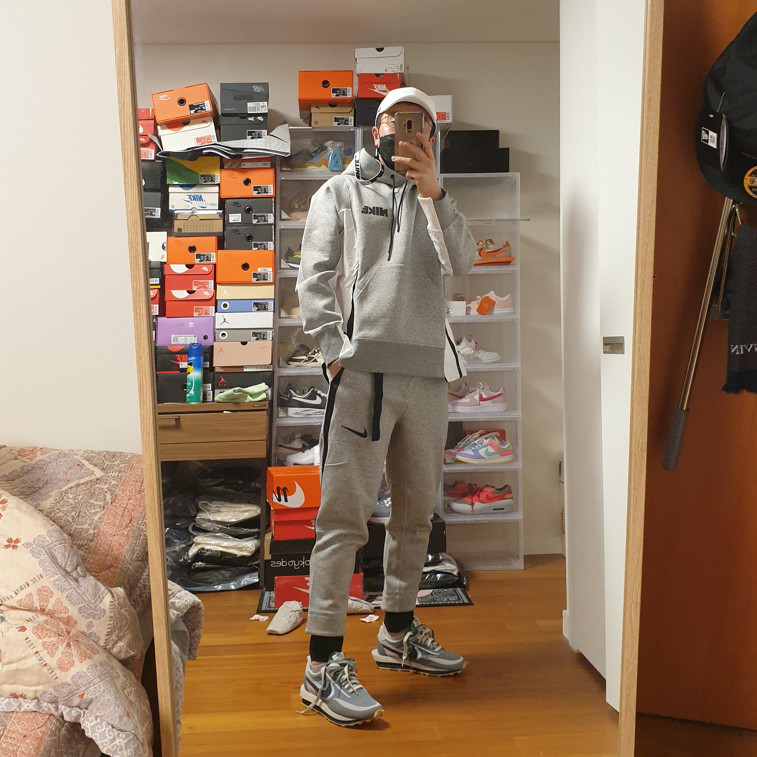Nike x Sacai x Clot LDWaffle Cool Grey, Nike x Sacai NRG Pullover Hoodie Dark Grey Heather - US/EU 착용 스타일 - 1