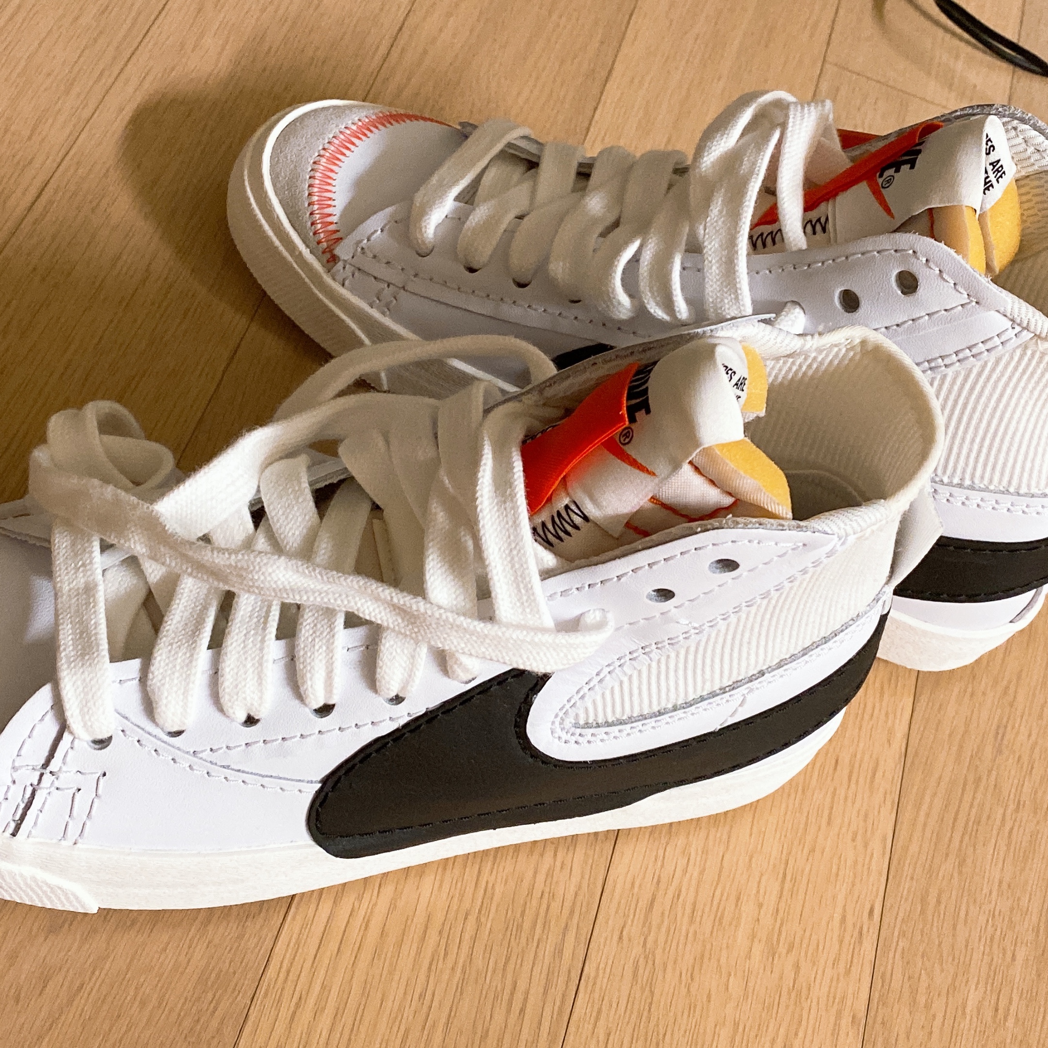 Nike Blazer Mid '77 Jumbo White and Black 착용 스타일 - 1