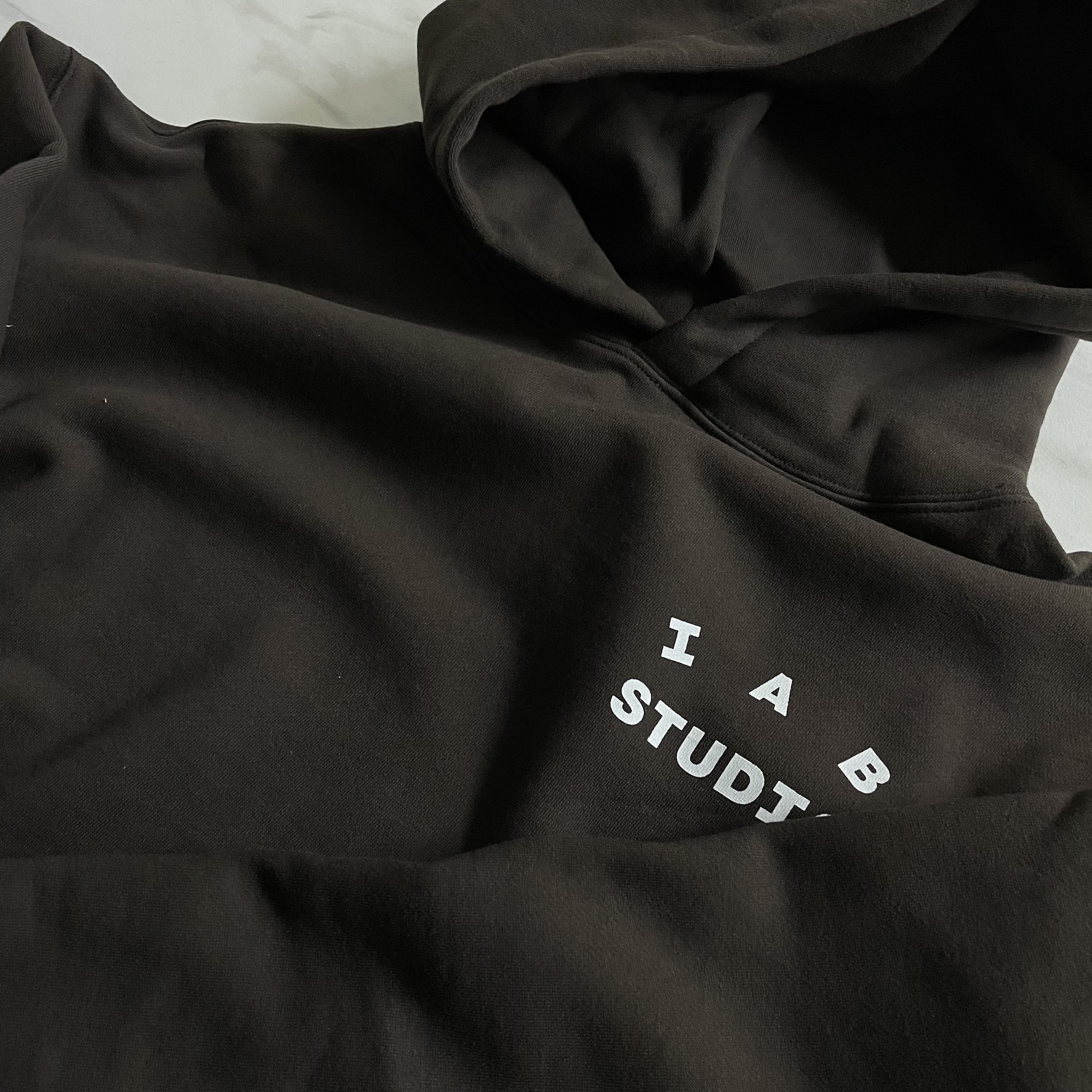 IAB Studio Hoodie Brown 착용 스타일 - 1