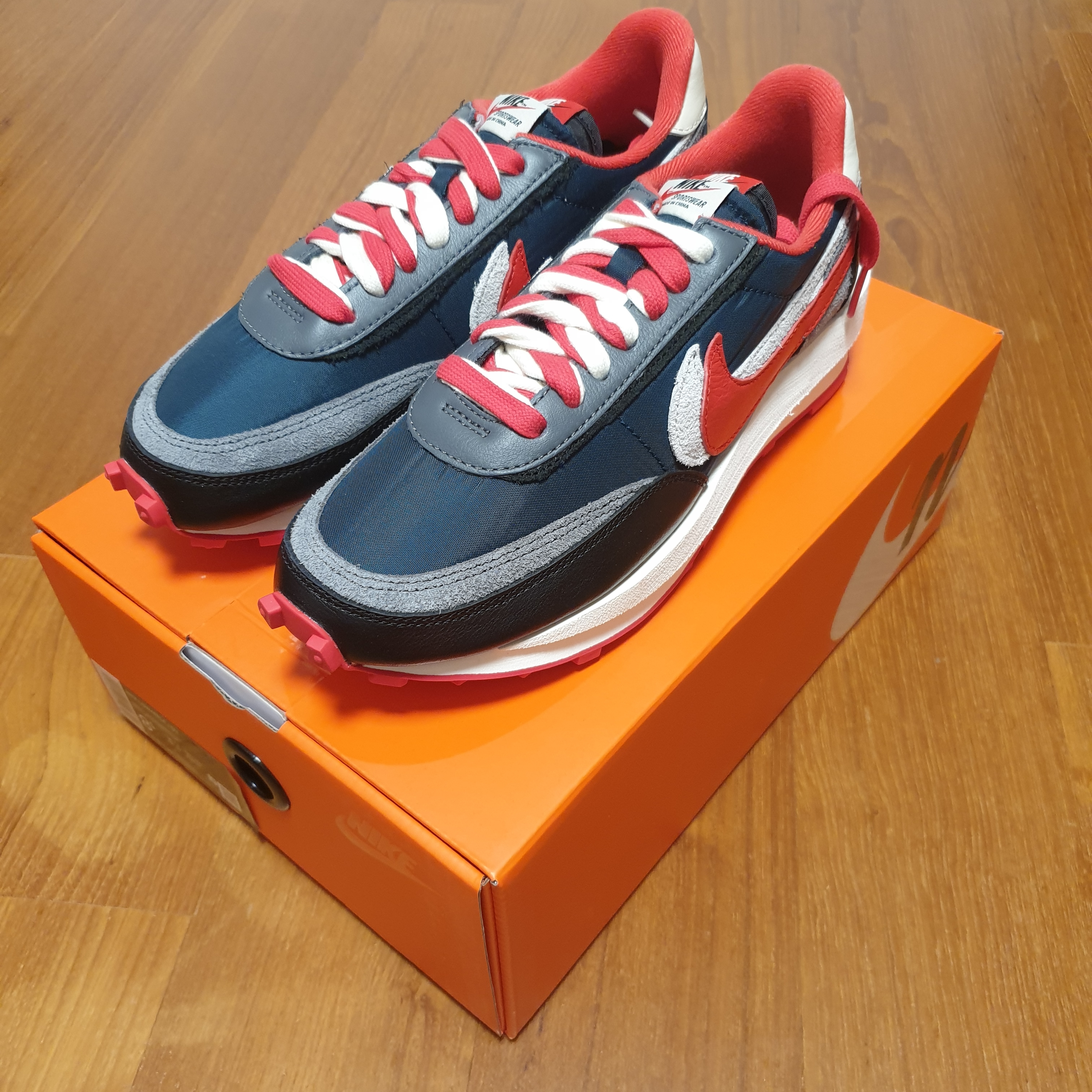 Nike x Sacai x Undercover LDWaffle Midnight Spruce University Red 착용 스타일 - 3