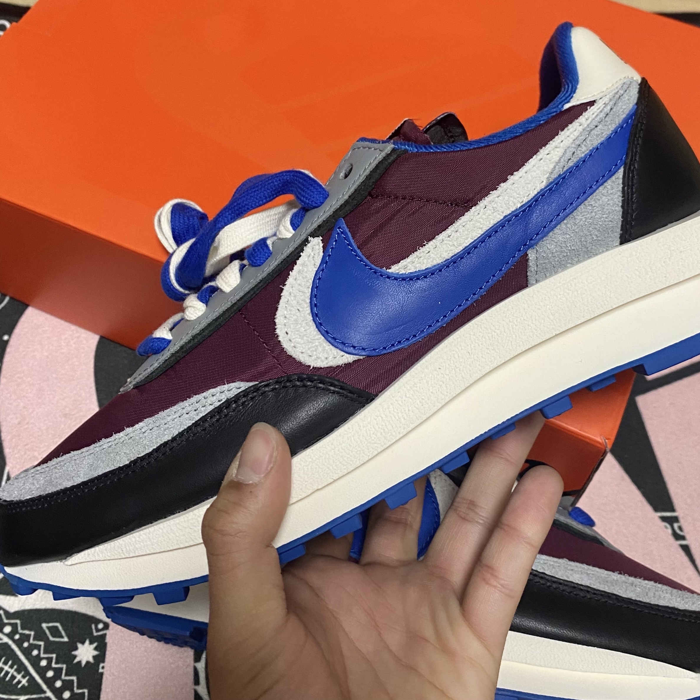Nike x Sacai x Undercover LDWaffle Night Maroon Team Royal 착용 스타일