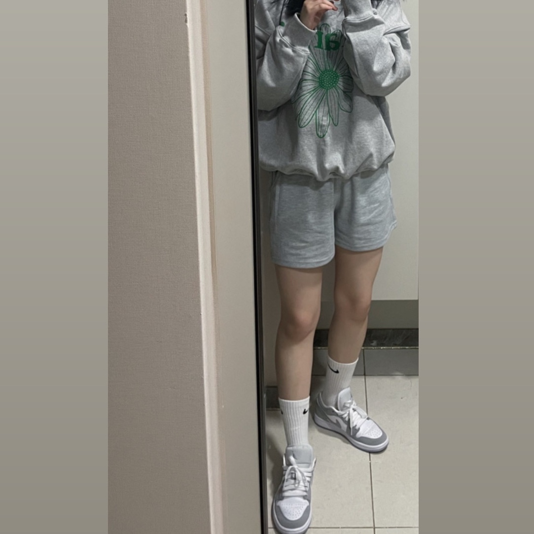 (W) Jordan 1 Low White Wolf Grey 착용 스타일