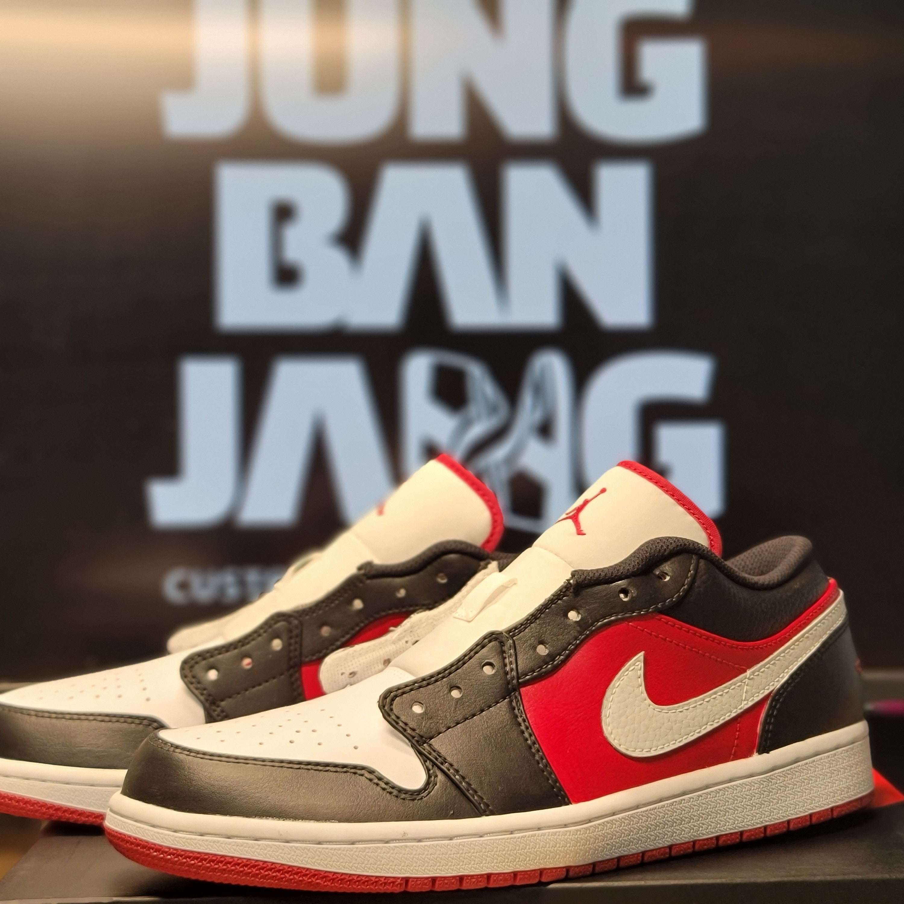Jordan 1 Low White Red Black 착용 스타일 - 1