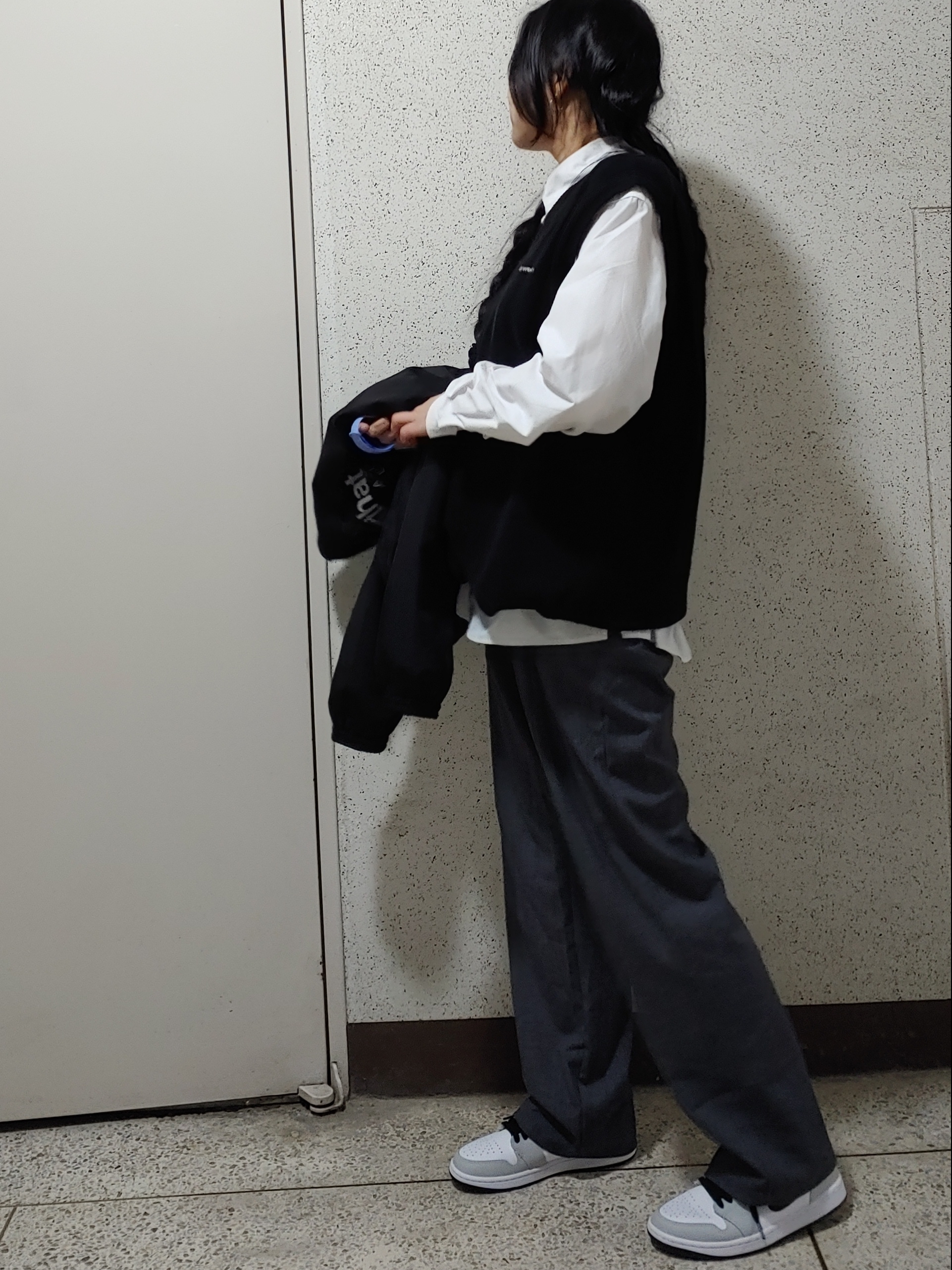 (W) Jordan 1 Mid Grey Fog 착용 스타일 - 3