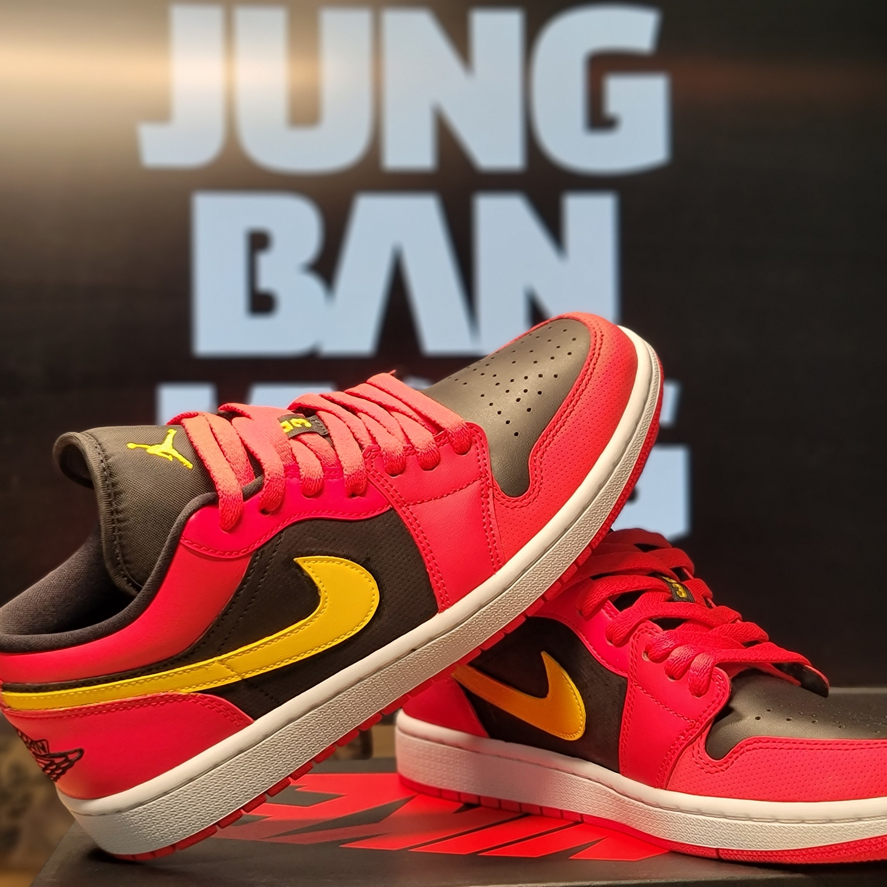 (W) Jordan 1 Low Siren Red 착용 스타일 - 3