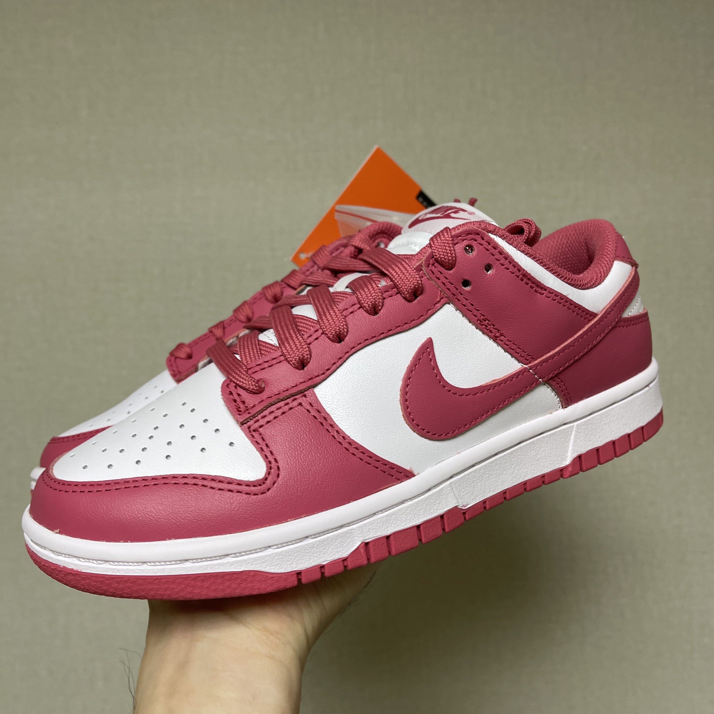 (W) Nike Dunk Low Archeo Pink 착용 스타일 - 4