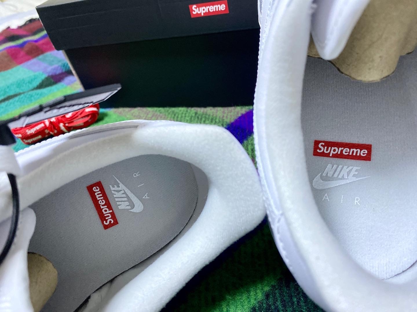 Nike x Supreme Air Force 1 Low White 착용 스타일 - 5