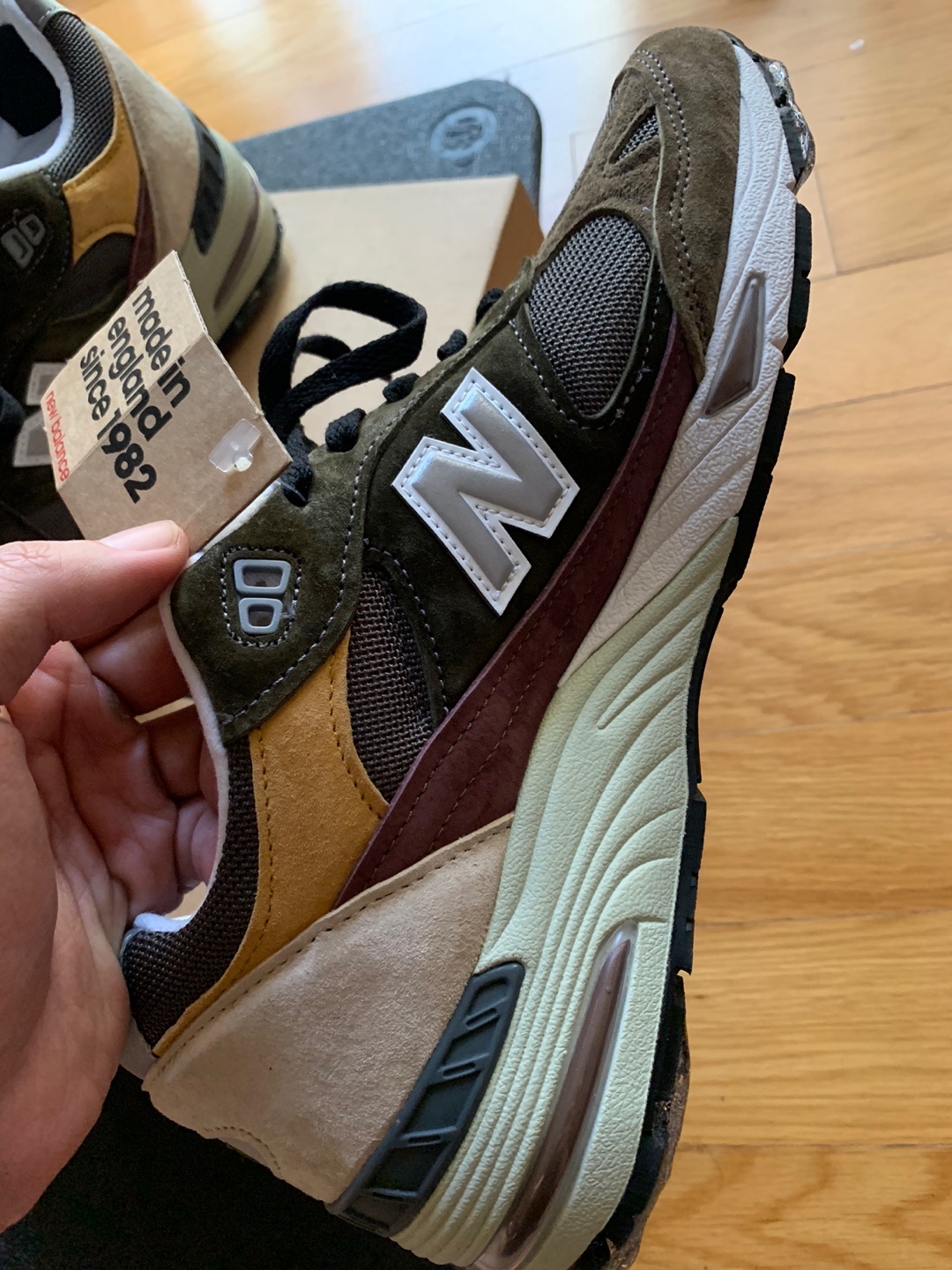 New Balance 991 Made in UK Brown Yellow 착용 스타일