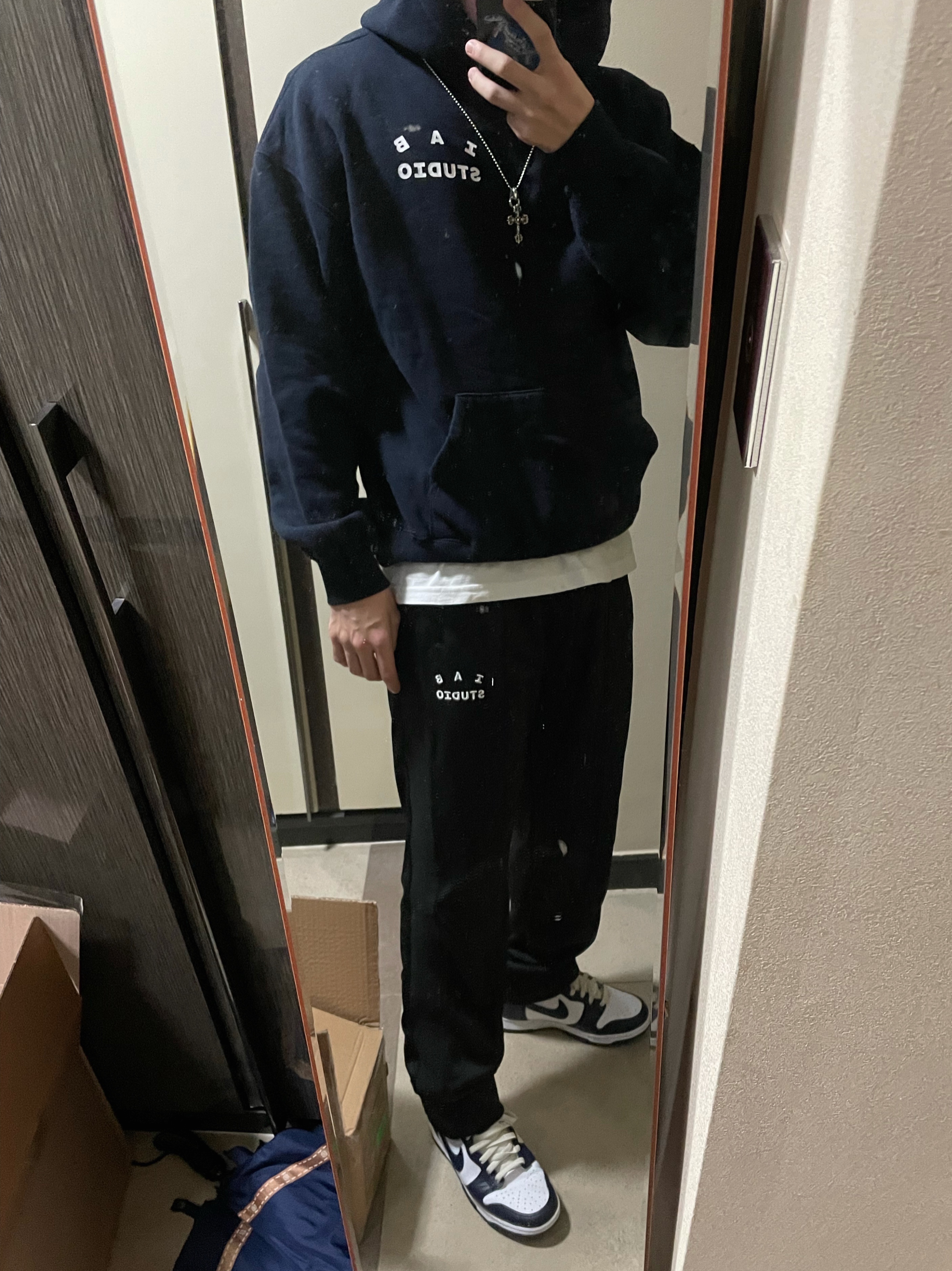 IAB Studio Track Pants Black, IAB Studio Hoodie Navy - 21SS 착용 스타일