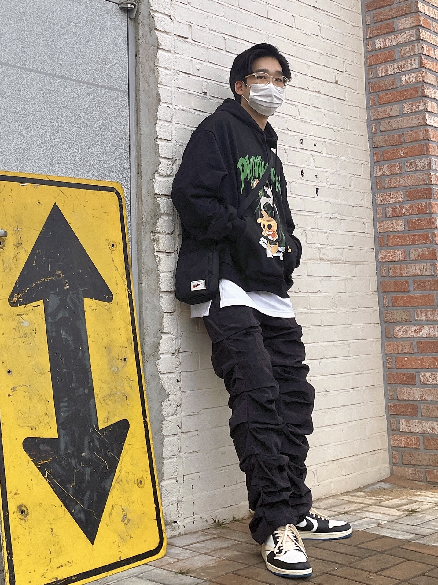 Jordan 1 x Travis Scott x Fragment Retro Low OG SP Military Blue 착용 스타일