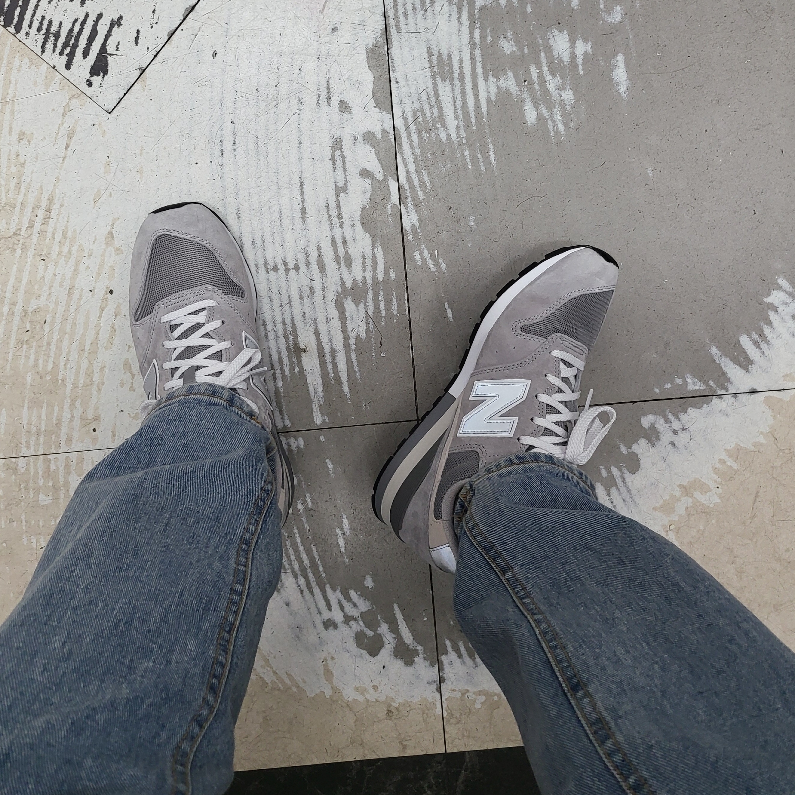 New Balance 996 Grey 착용 스타일