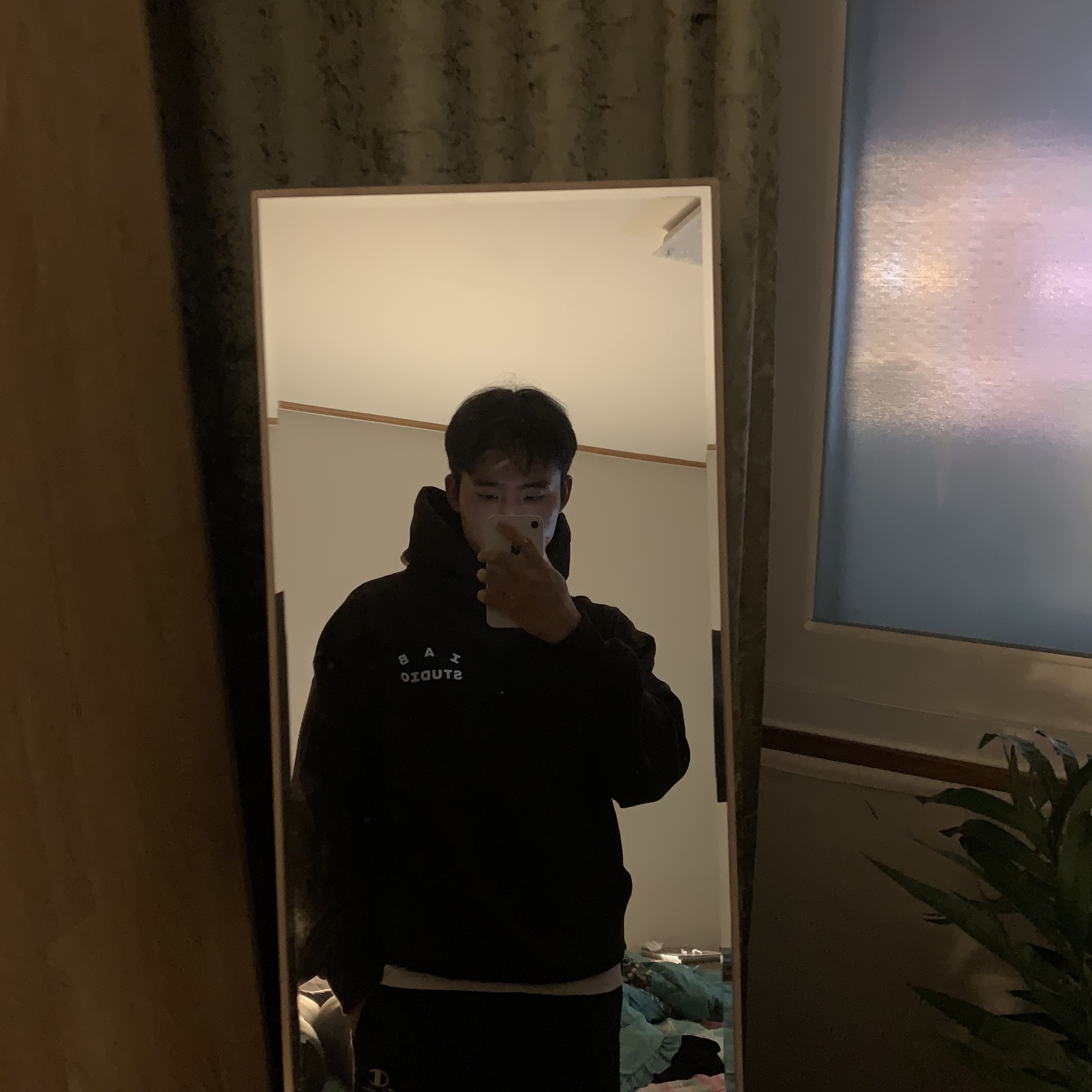 IAB Studio Hoodie Brown, IAB Studio Long Sleeve Lemon 착용 스타일 - 1